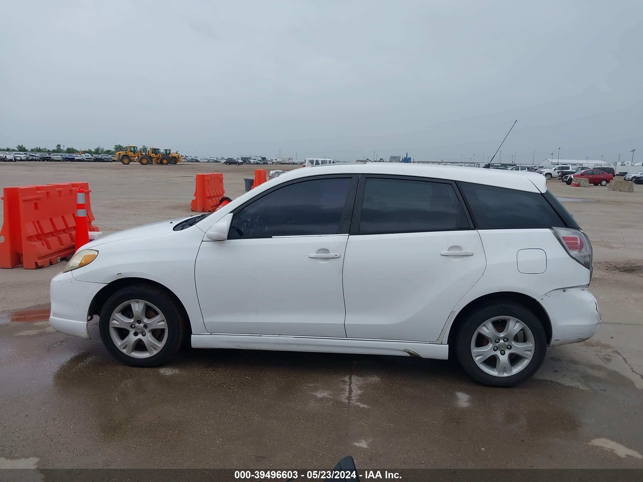 Photo 13 VIN: 2T1KR32E35C433852 - TOYOTA MATRIX 