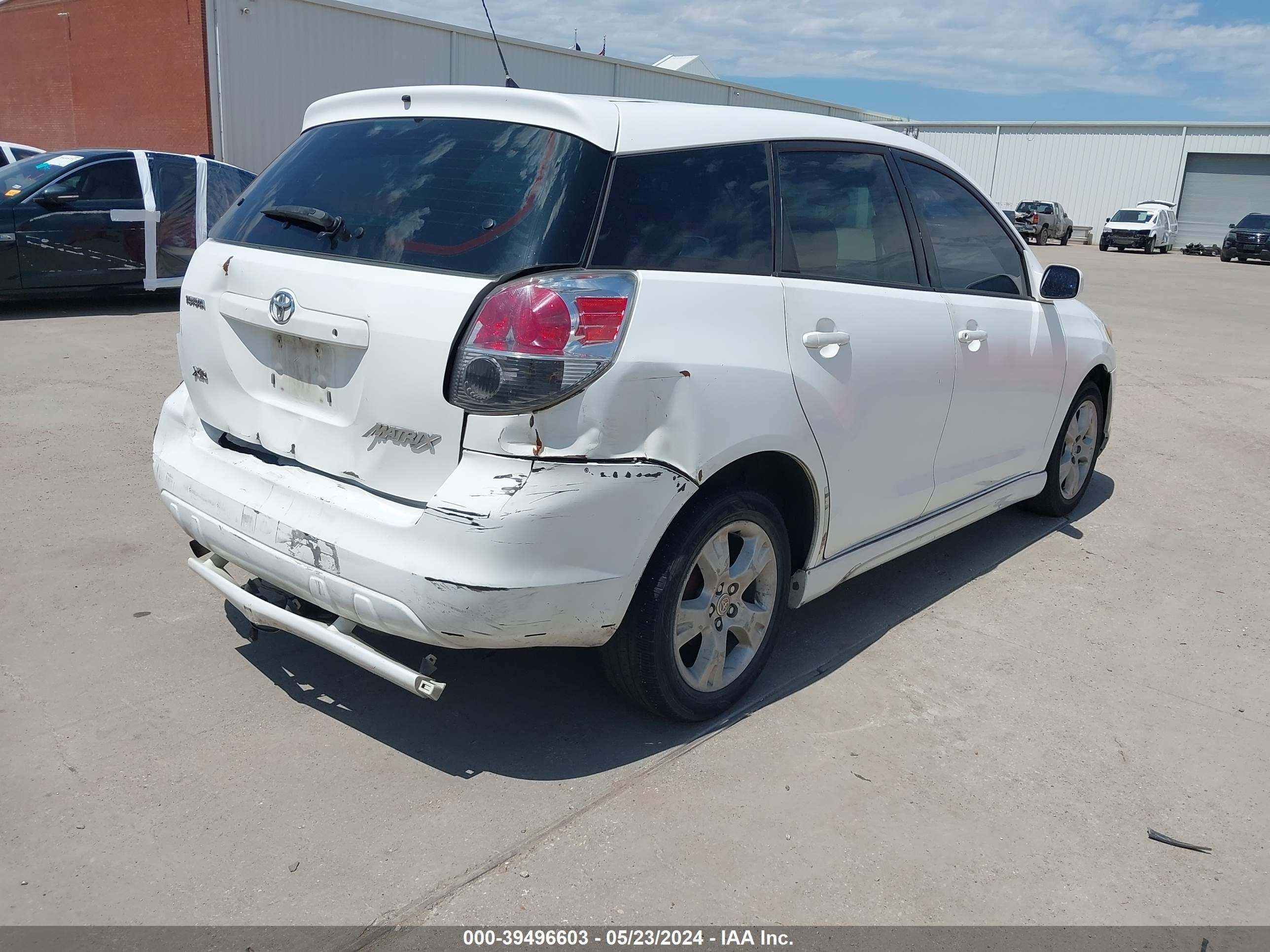 Photo 3 VIN: 2T1KR32E35C433852 - TOYOTA MATRIX 