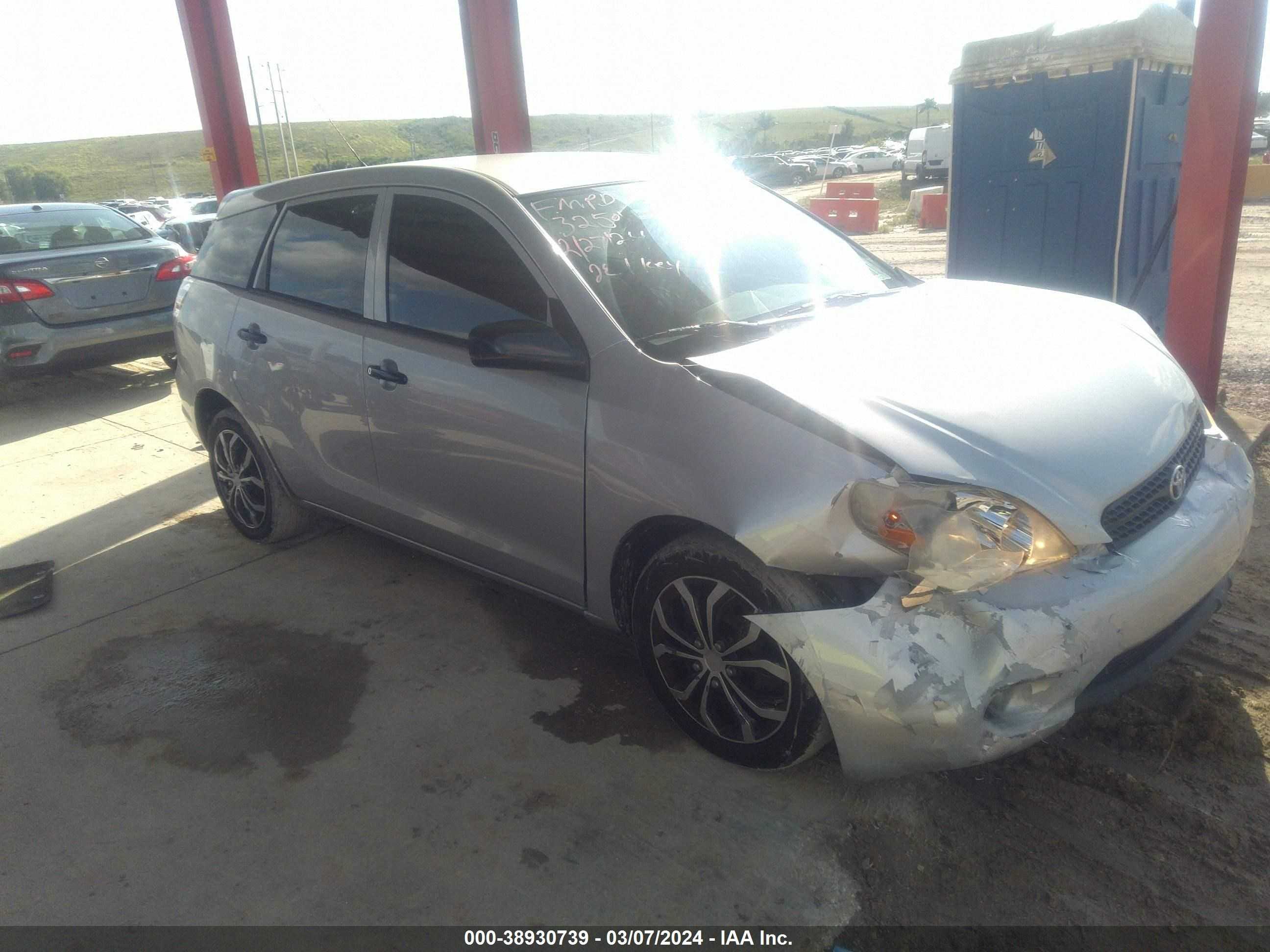 Photo 0 VIN: 2T1KR32E35C480038 - TOYOTA MATRIX 