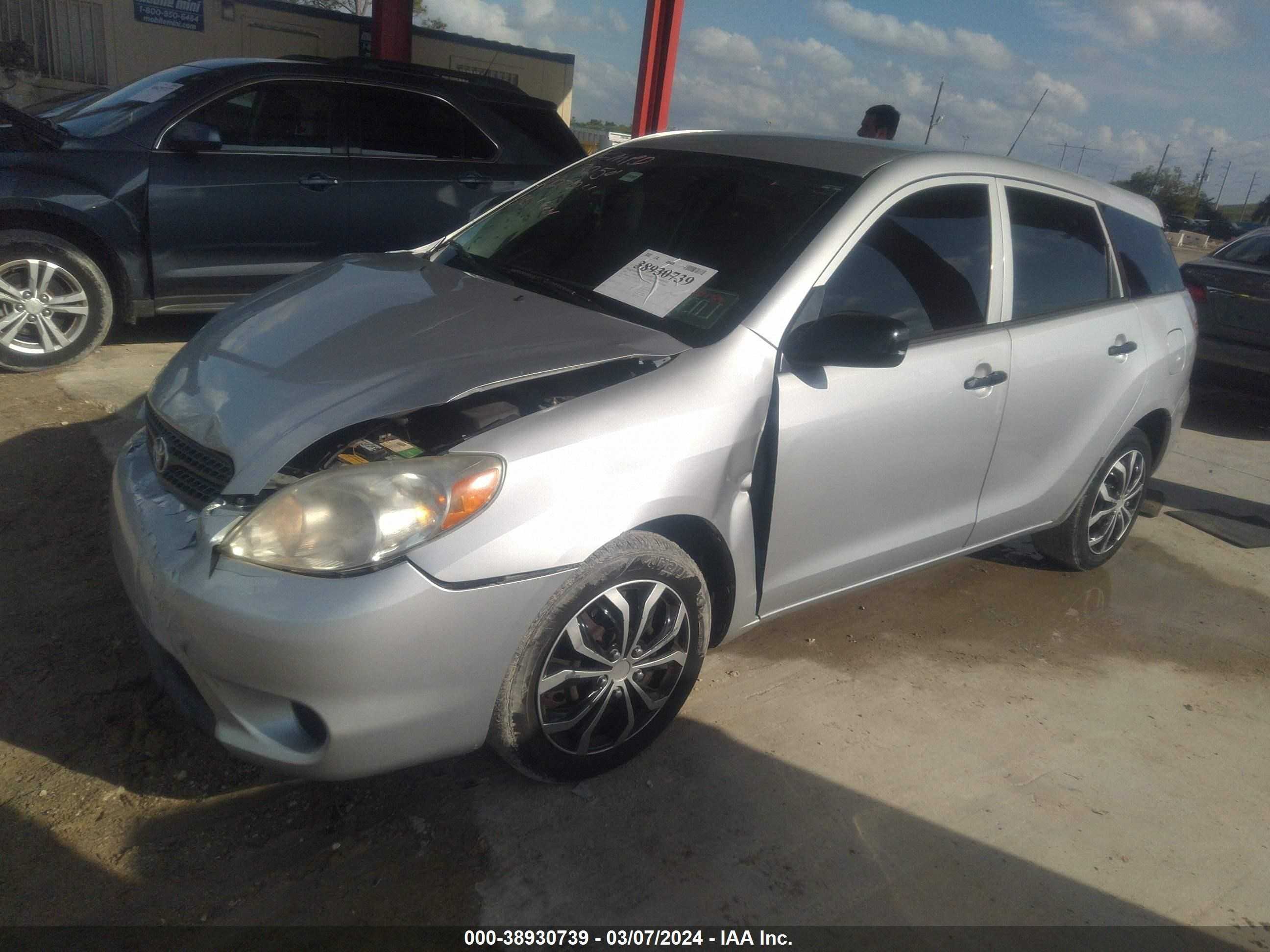 Photo 1 VIN: 2T1KR32E35C480038 - TOYOTA MATRIX 