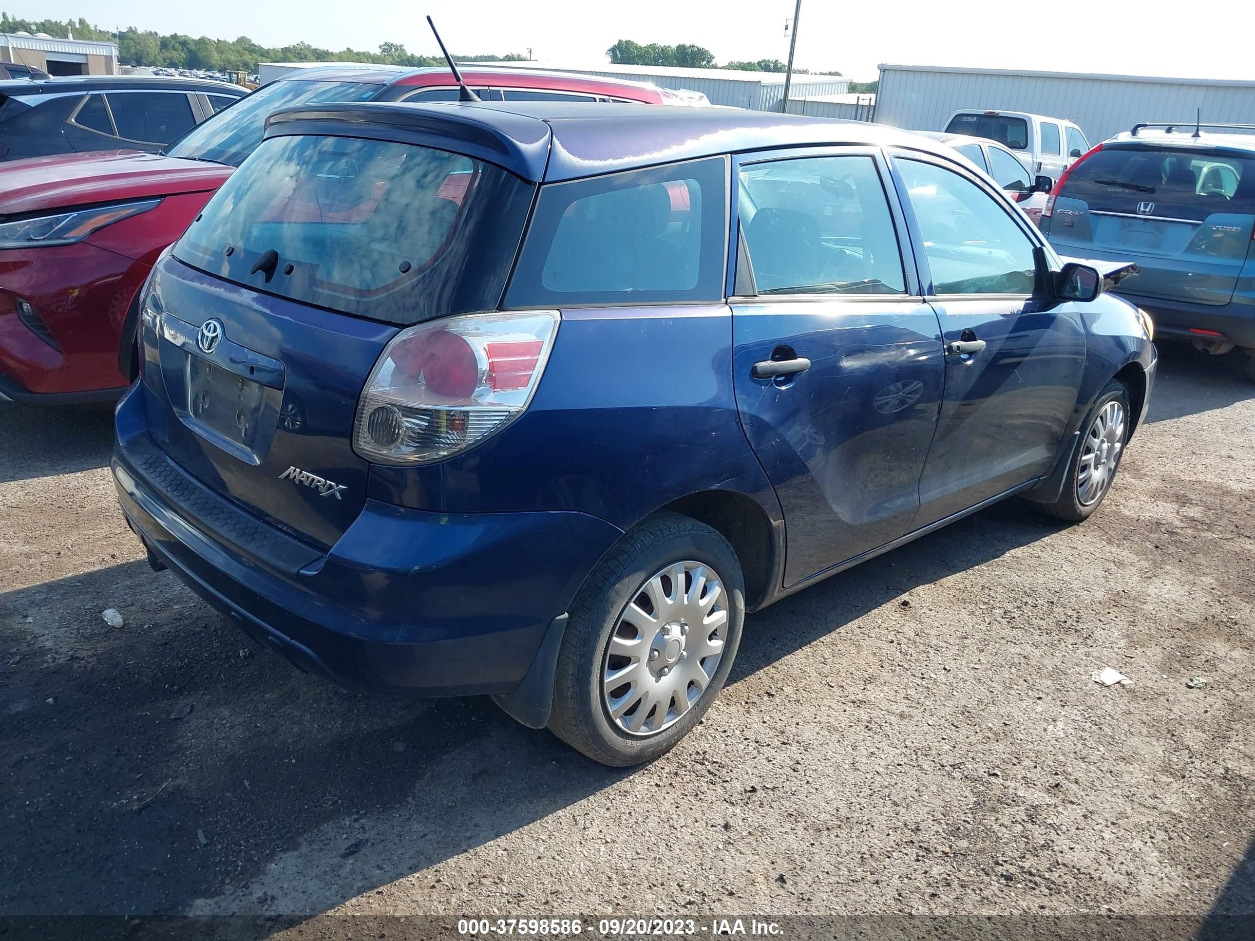 Photo 3 VIN: 2T1KR32E35C551187 - TOYOTA MATRIX 