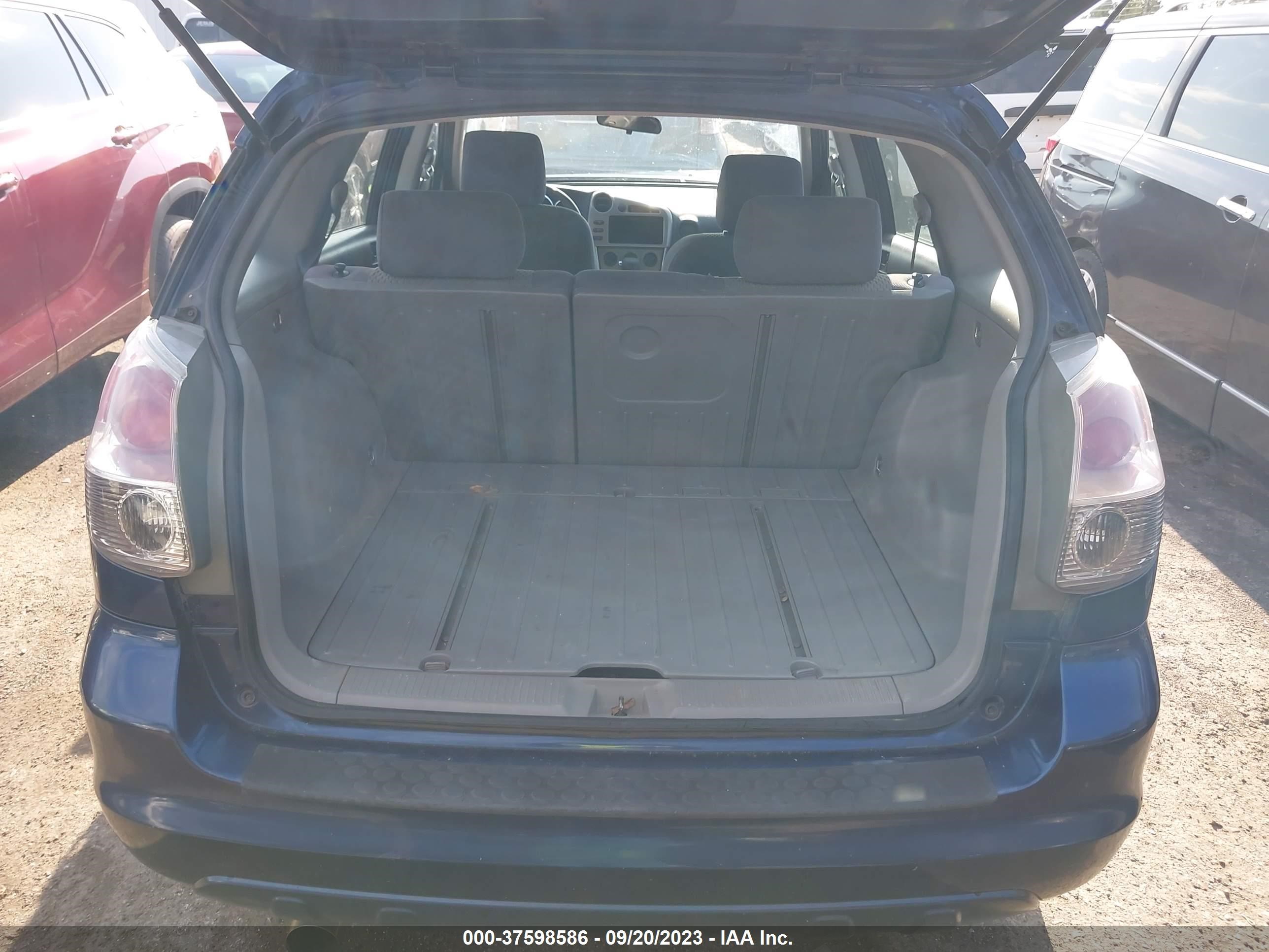 Photo 7 VIN: 2T1KR32E35C551187 - TOYOTA MATRIX 