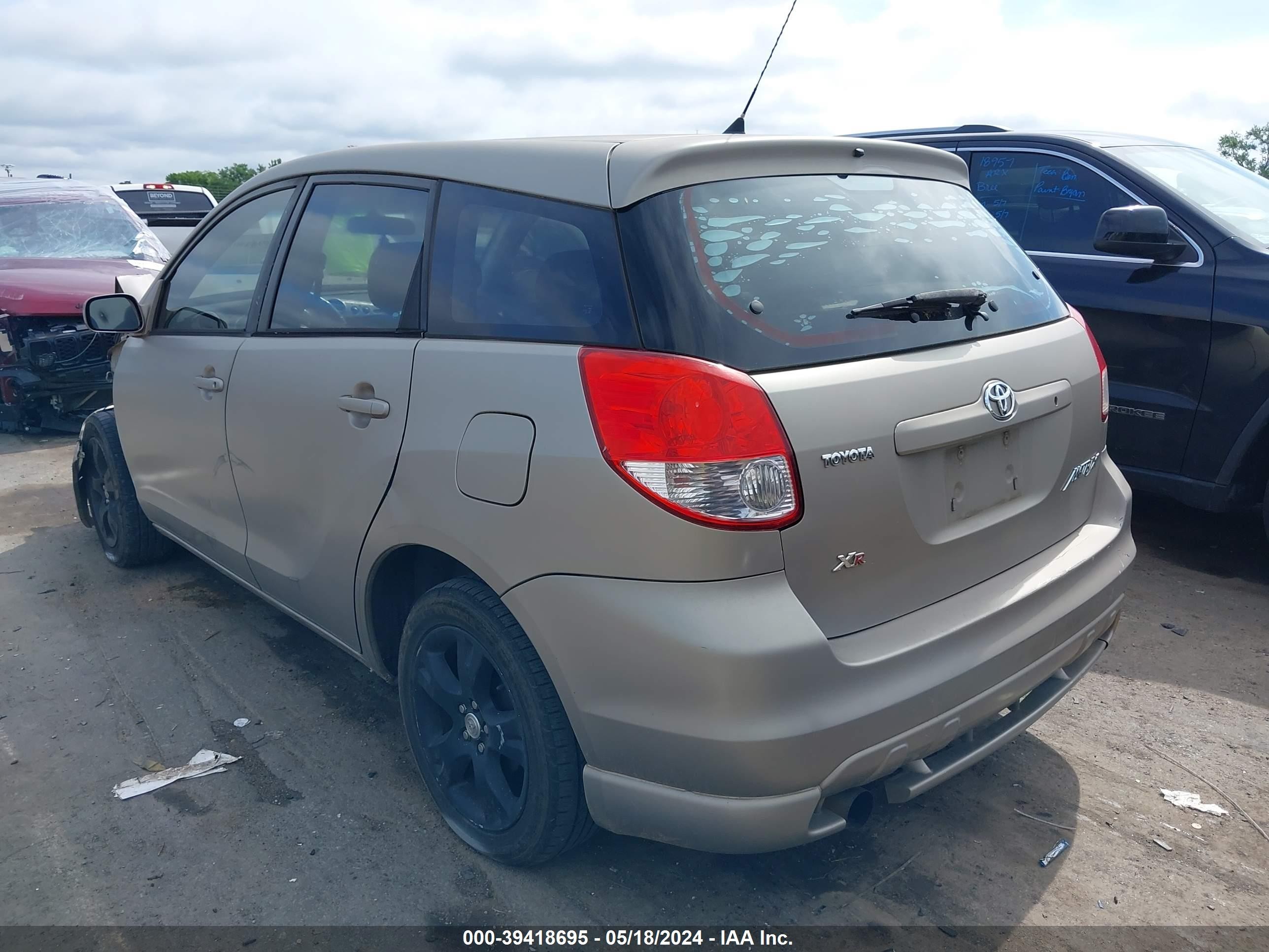 Photo 2 VIN: 2T1KR32E43C110908 - TOYOTA MATRIX 