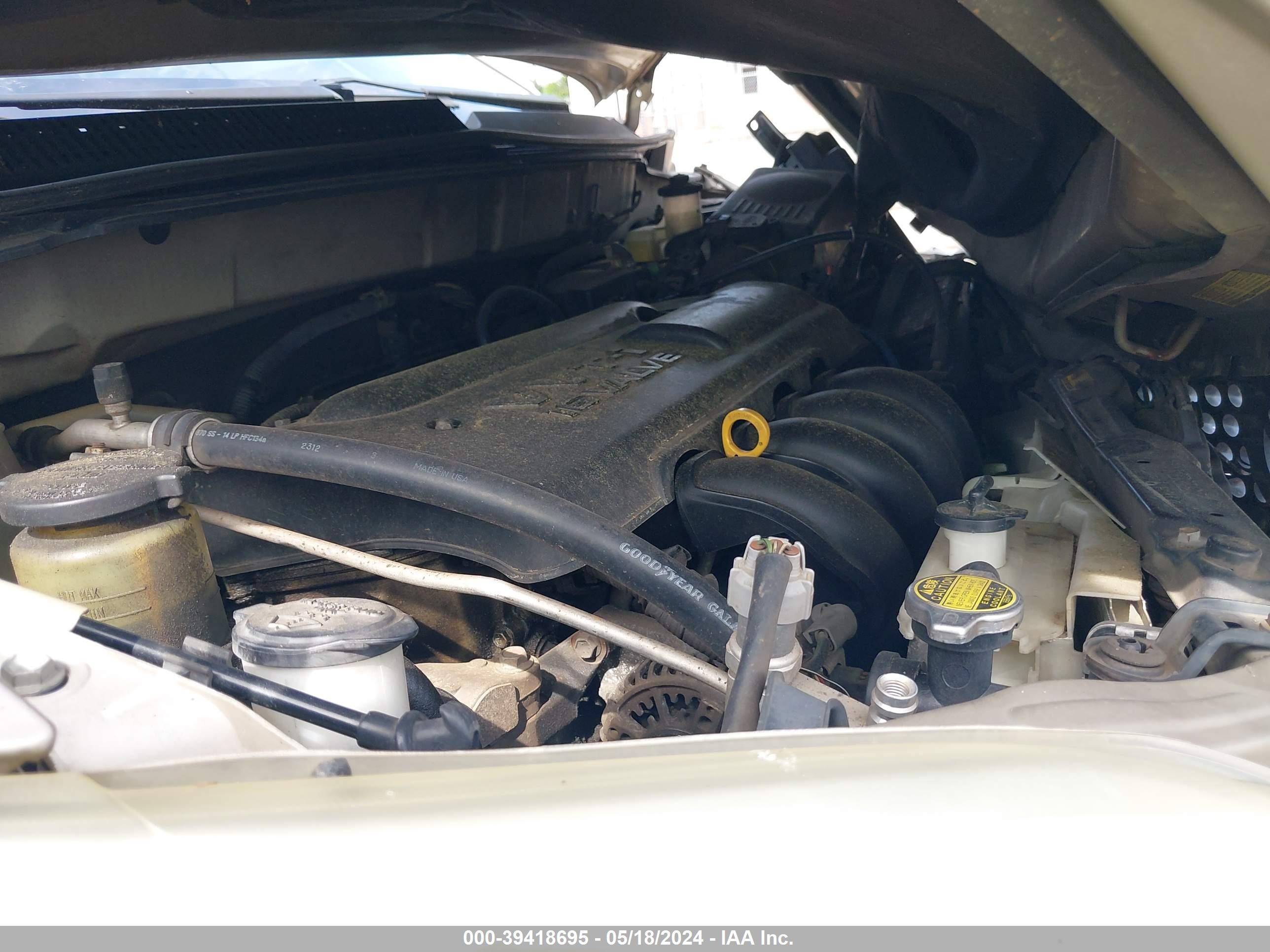 Photo 9 VIN: 2T1KR32E43C110908 - TOYOTA MATRIX 