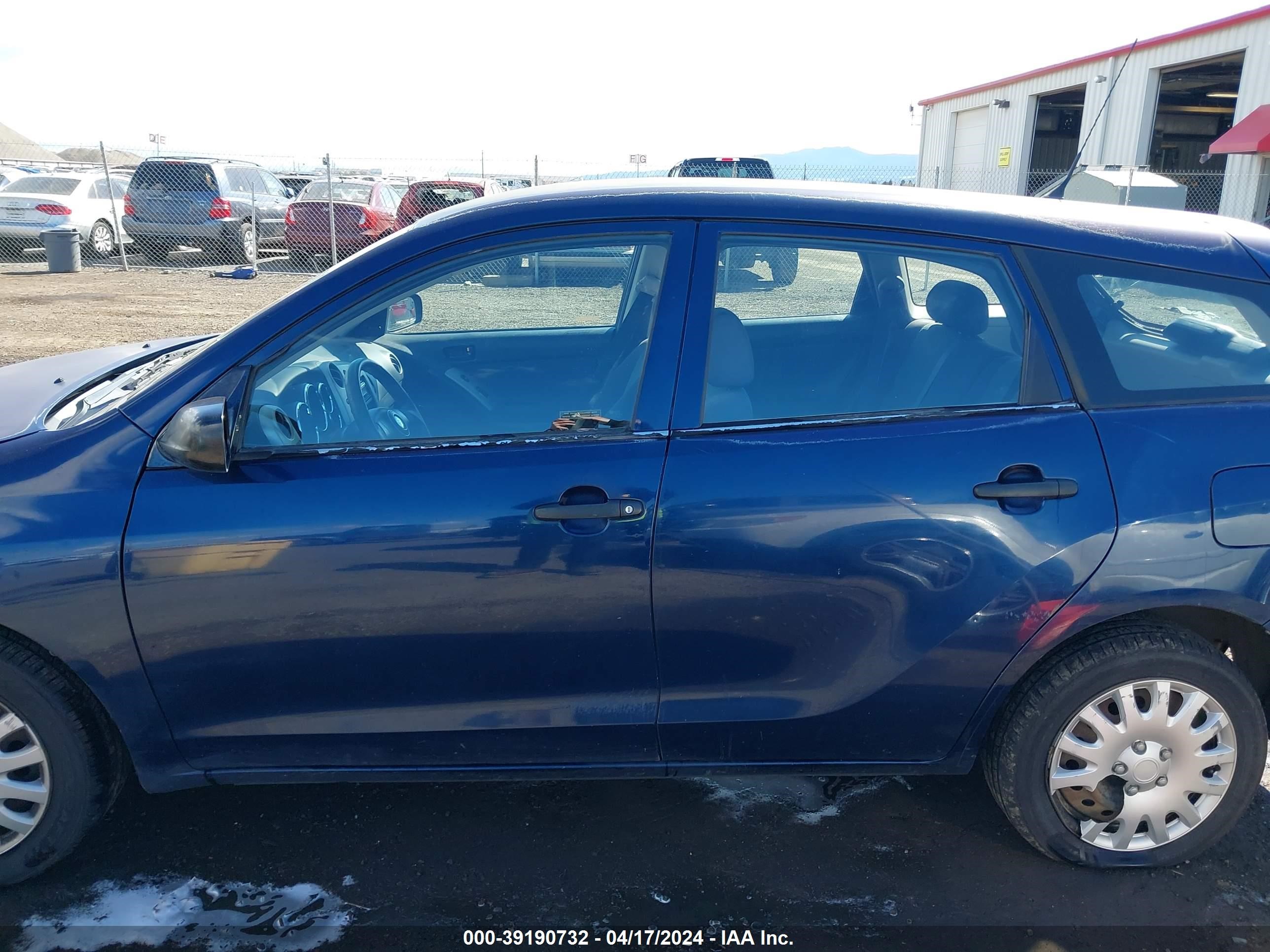 Photo 13 VIN: 2T1KR32E43C128731 - TOYOTA MATRIX 