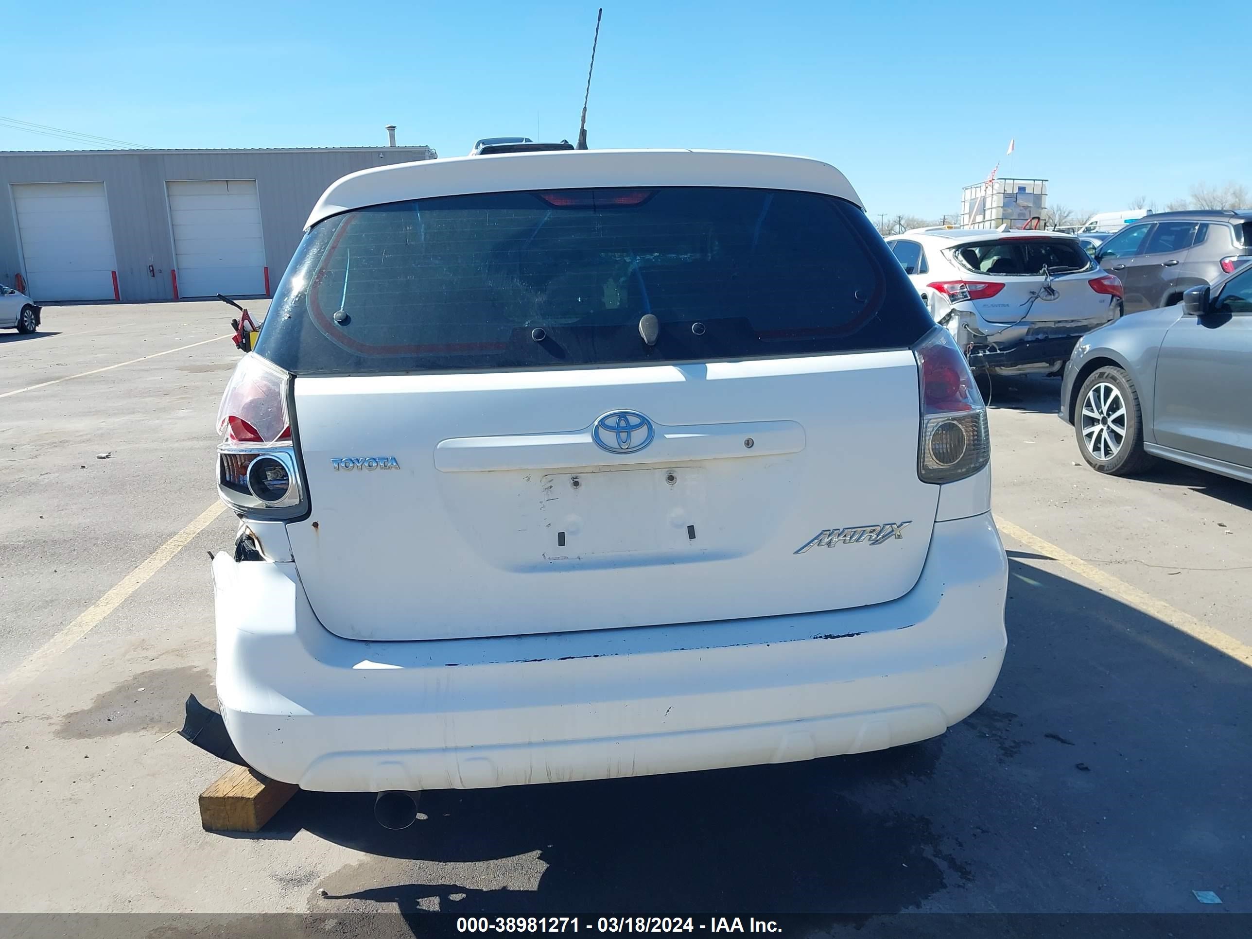 Photo 15 VIN: 2T1KR32E45C398514 - TOYOTA MATRIX 