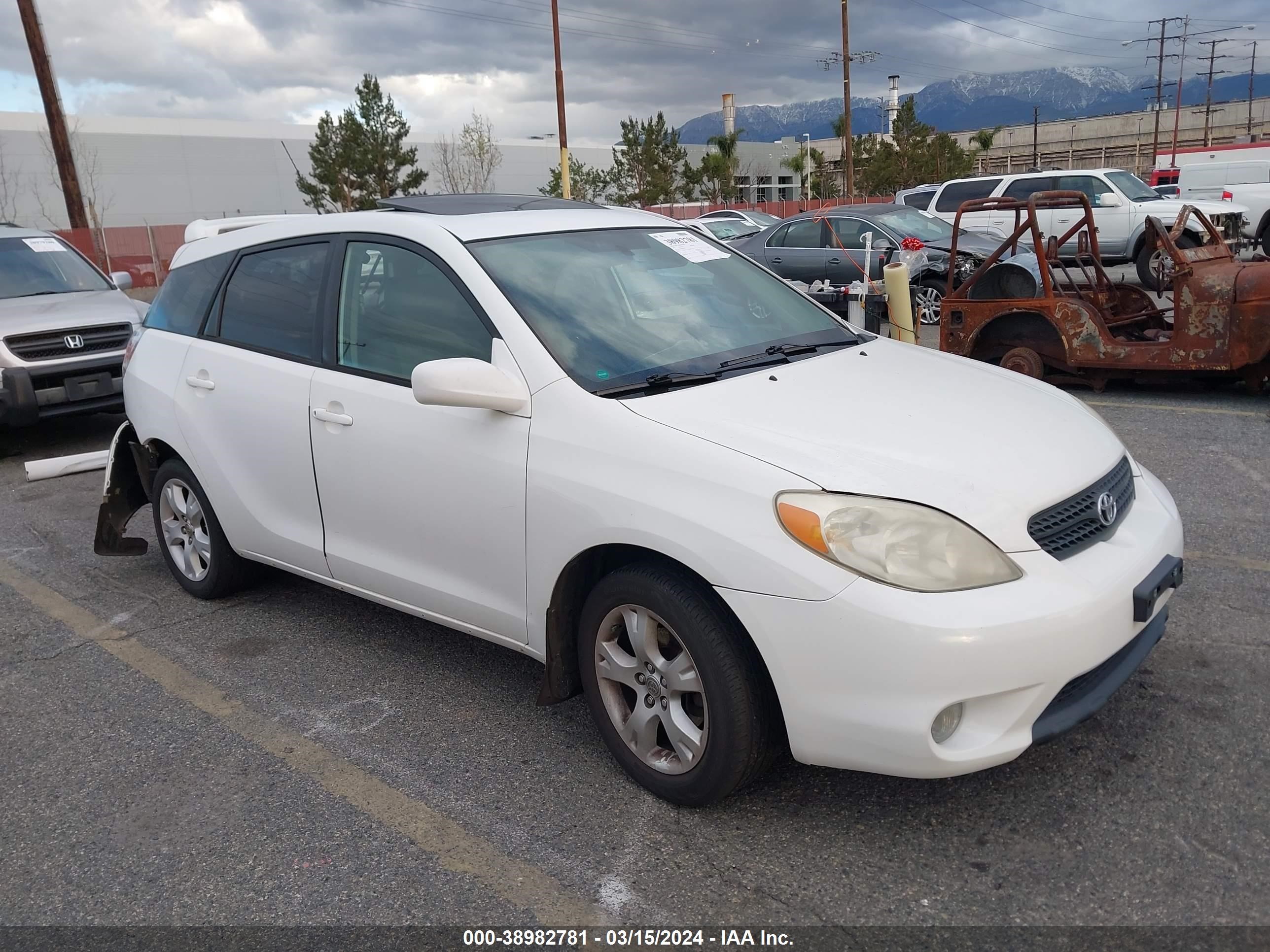 Photo 0 VIN: 2T1KR32E46C619532 - TOYOTA MATRIX 