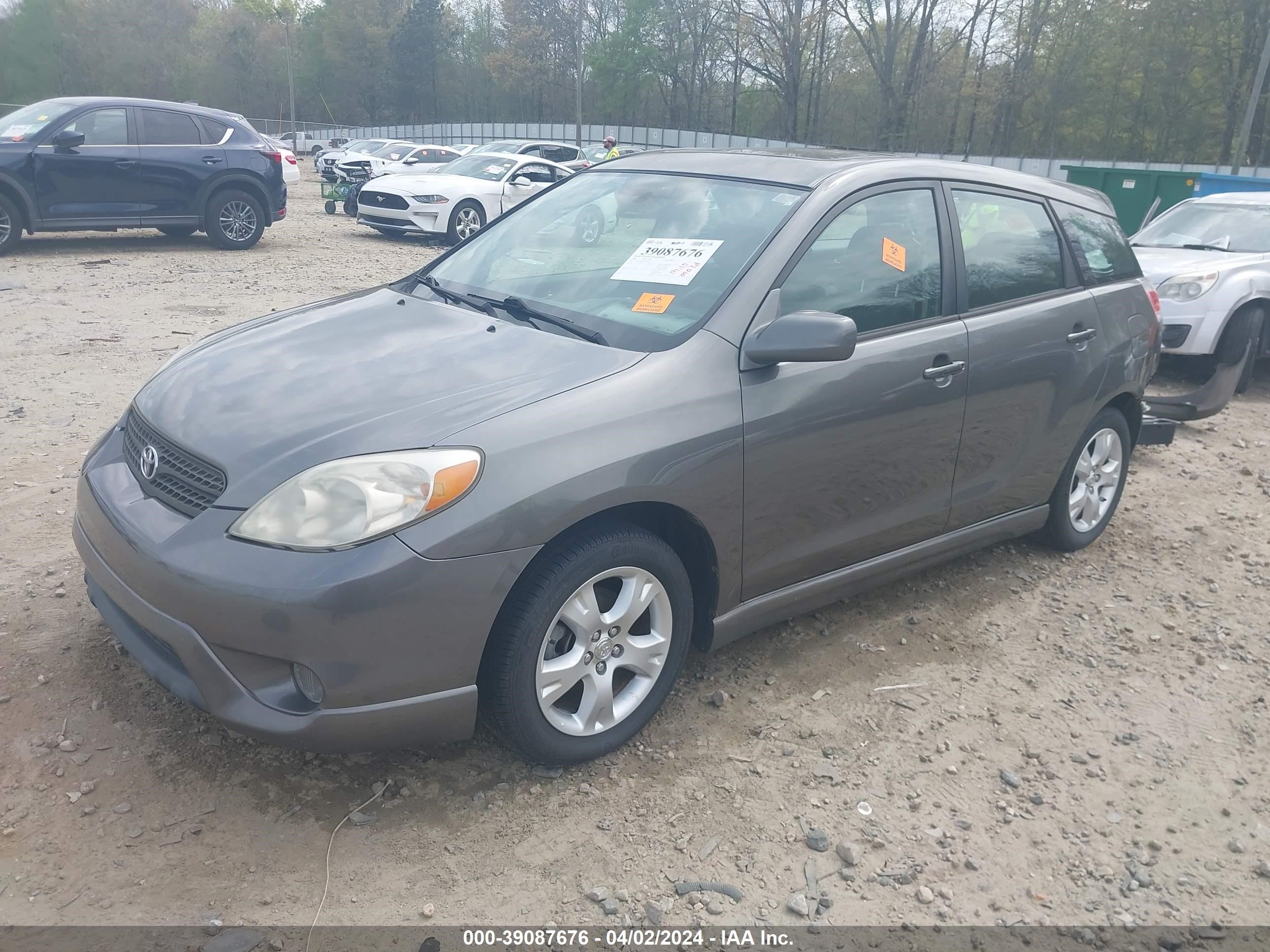 Photo 1 VIN: 2T1KR32E48C702414 - TOYOTA MATRIX 