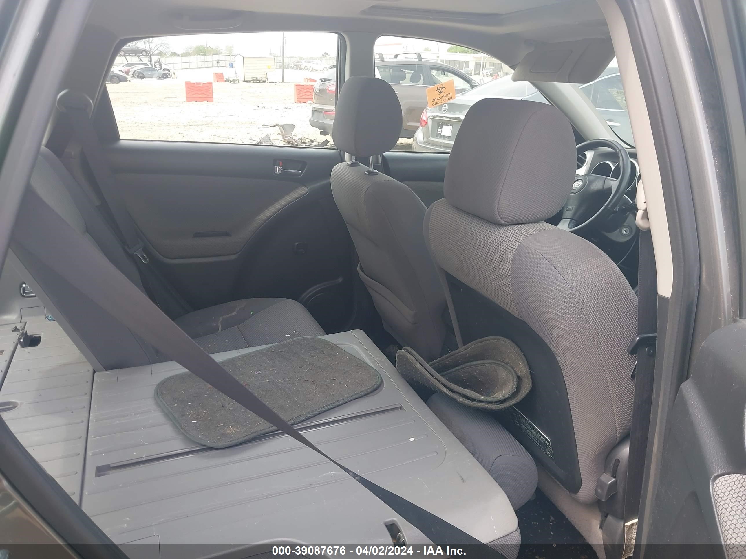 Photo 7 VIN: 2T1KR32E48C702414 - TOYOTA MATRIX 