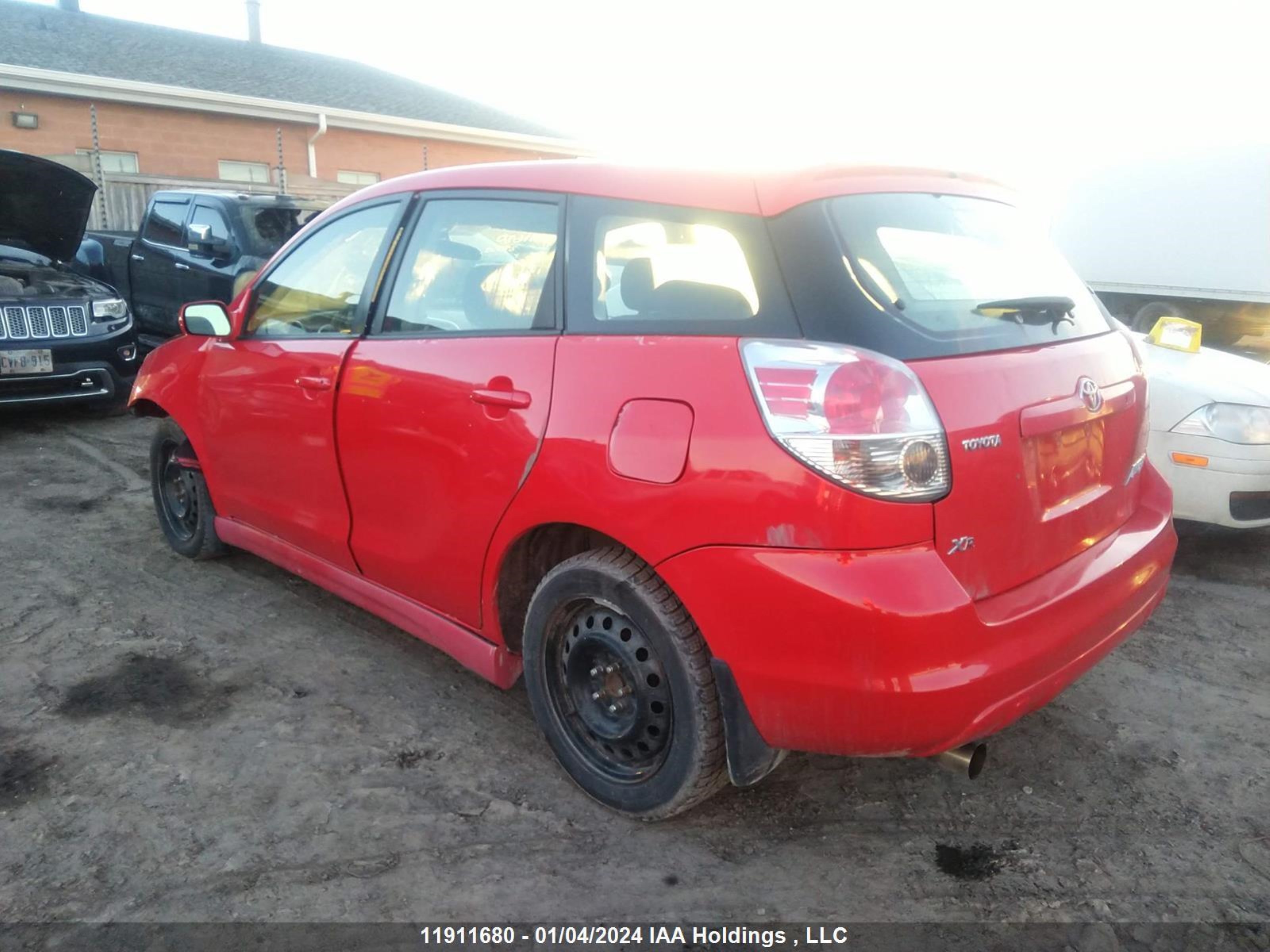 Photo 2 VIN: 2T1KR32E48C702820 - TOYOTA MATRIX 