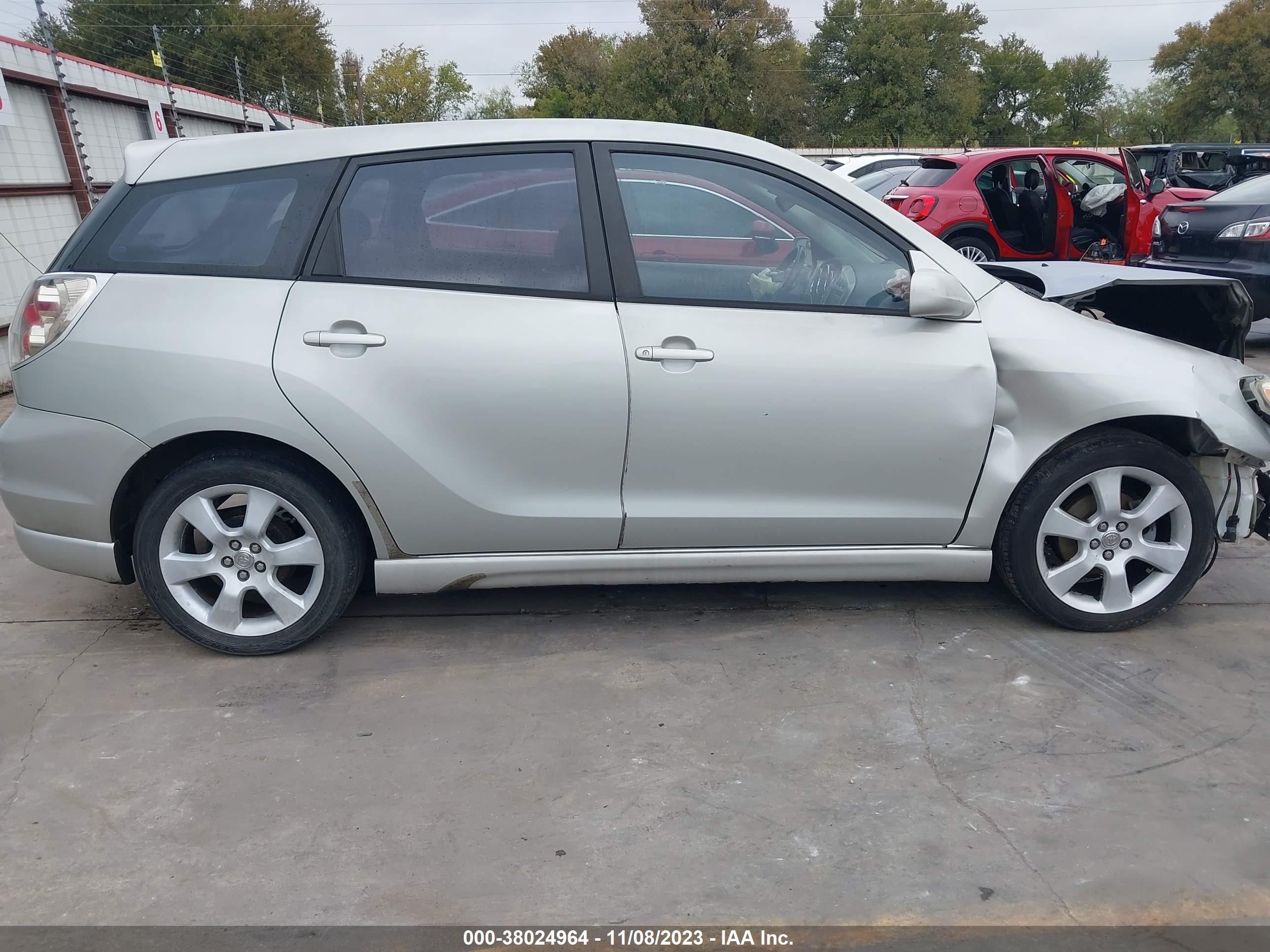 Photo 13 VIN: 2T1KR32E53C052937 - TOYOTA MATRIX 