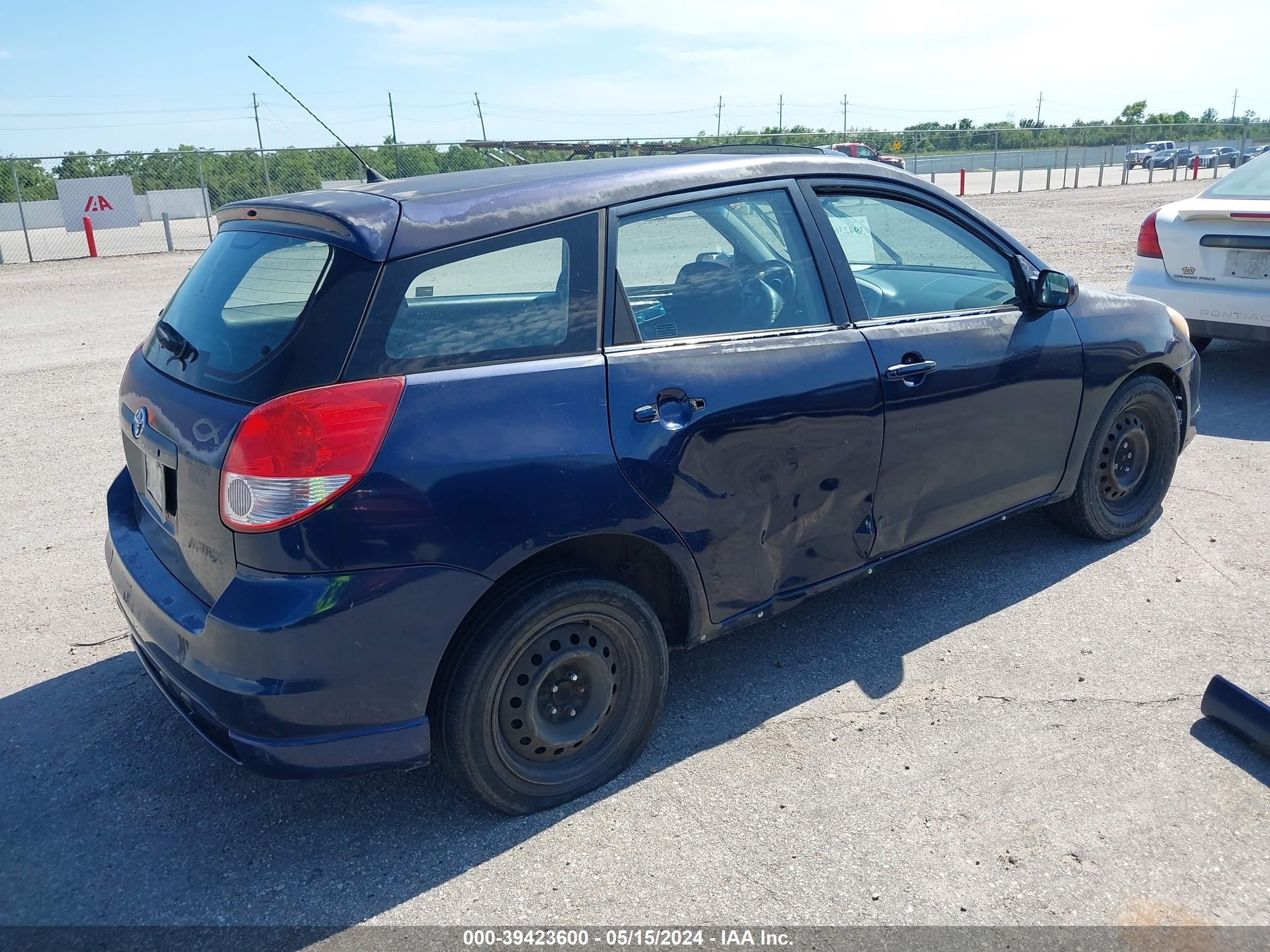 Photo 3 VIN: 2T1KR32E53C107791 - TOYOTA MATRIX 