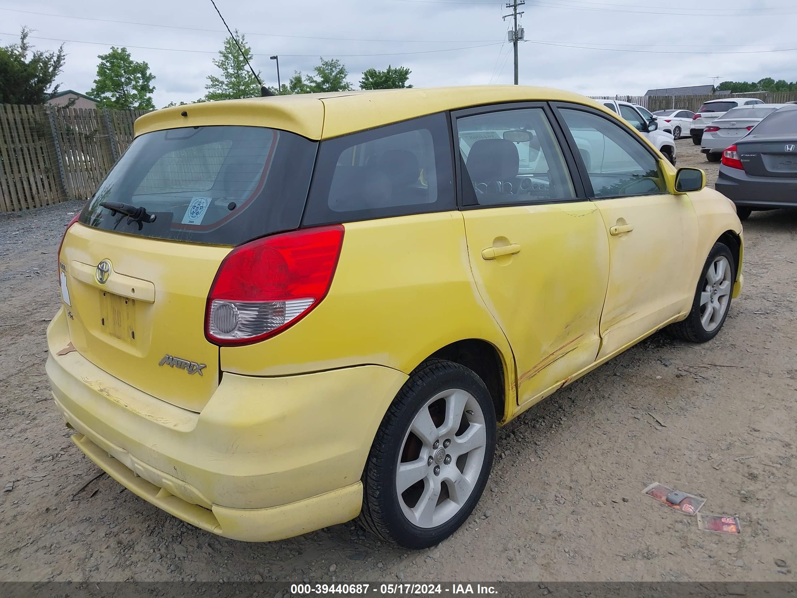 Photo 3 VIN: 2T1KR32E54C181648 - TOYOTA MATRIX 