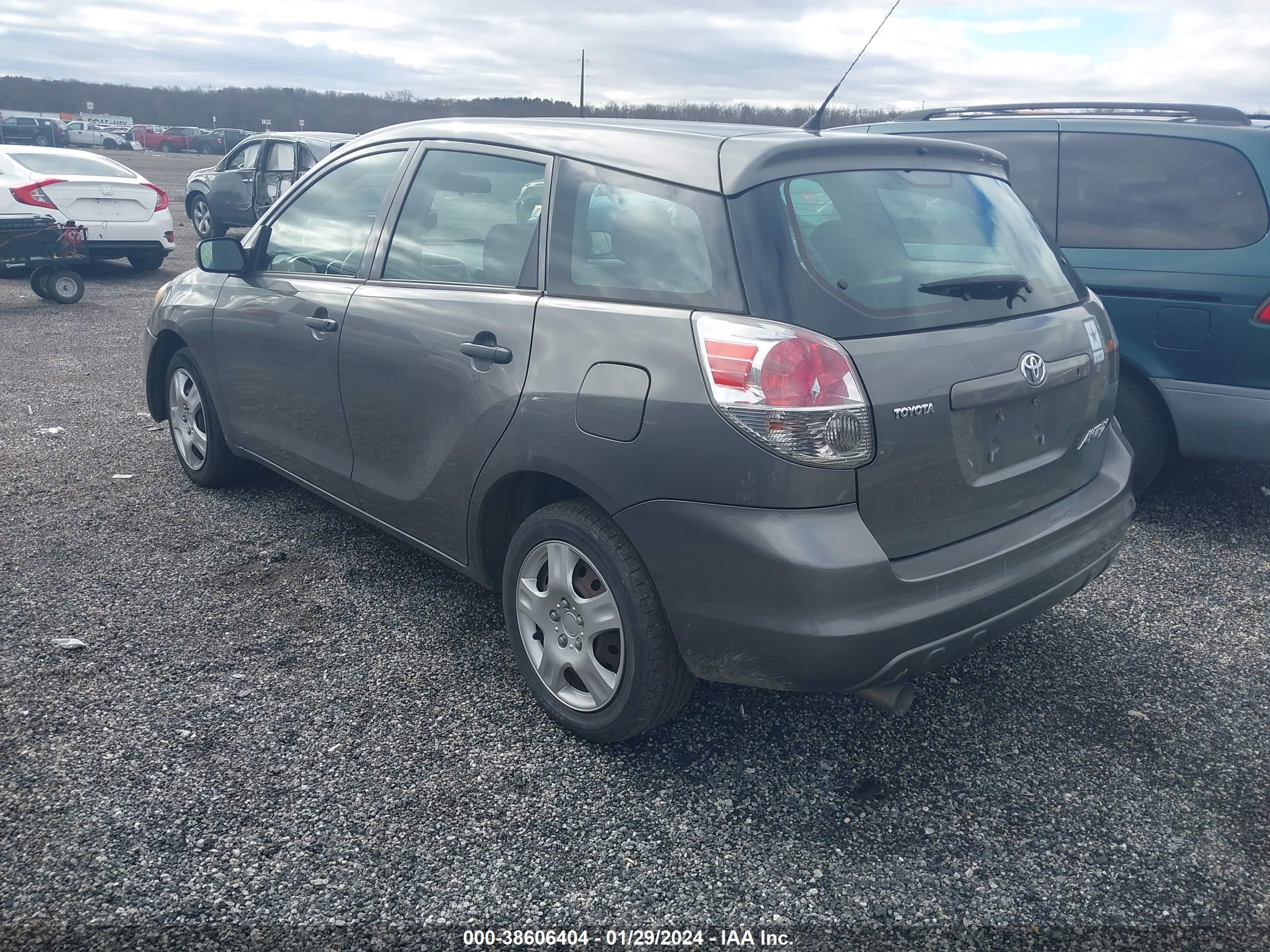 Photo 2 VIN: 2T1KR32E57C675450 - TOYOTA MATRIX 