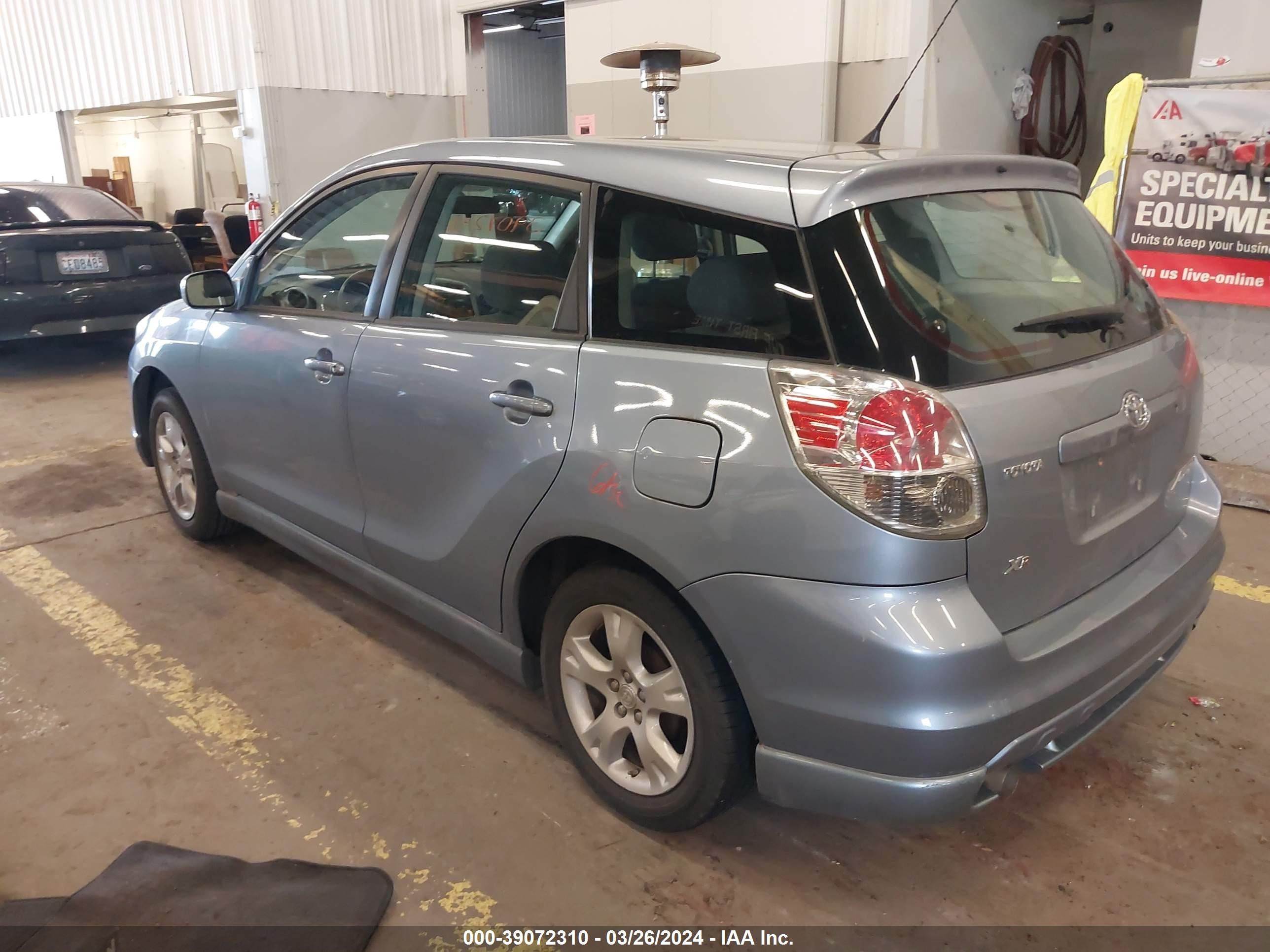 Photo 2 VIN: 2T1KR32E58C706620 - TOYOTA MATRIX 