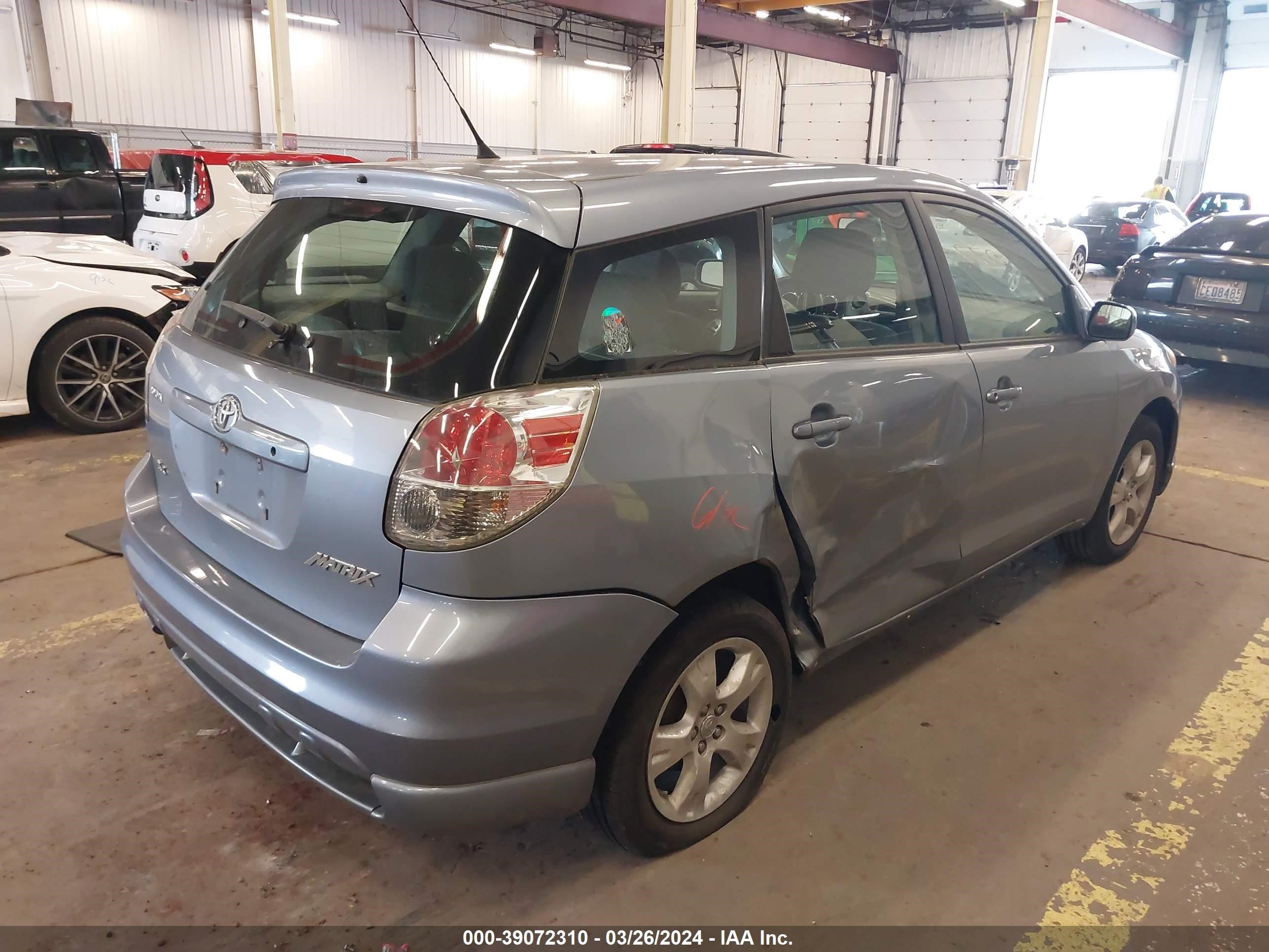 Photo 3 VIN: 2T1KR32E58C706620 - TOYOTA MATRIX 