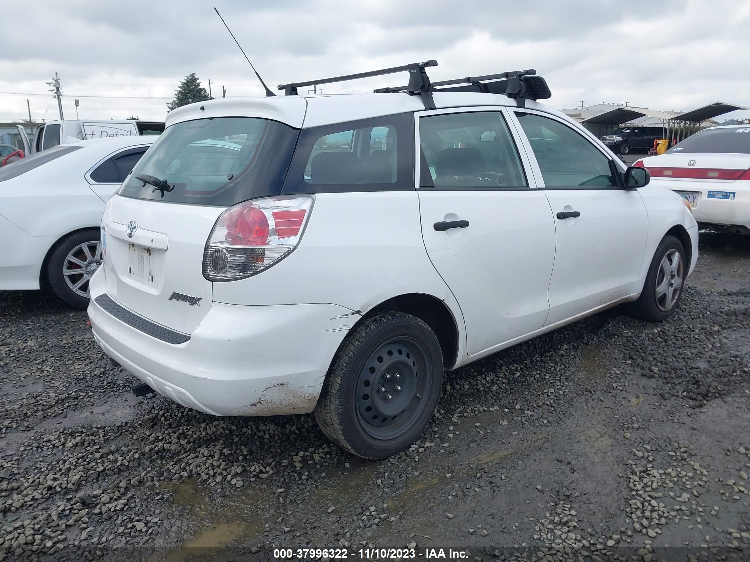 Photo 3 VIN: 2T1KR32E58C708321 - TOYOTA MATRIX 