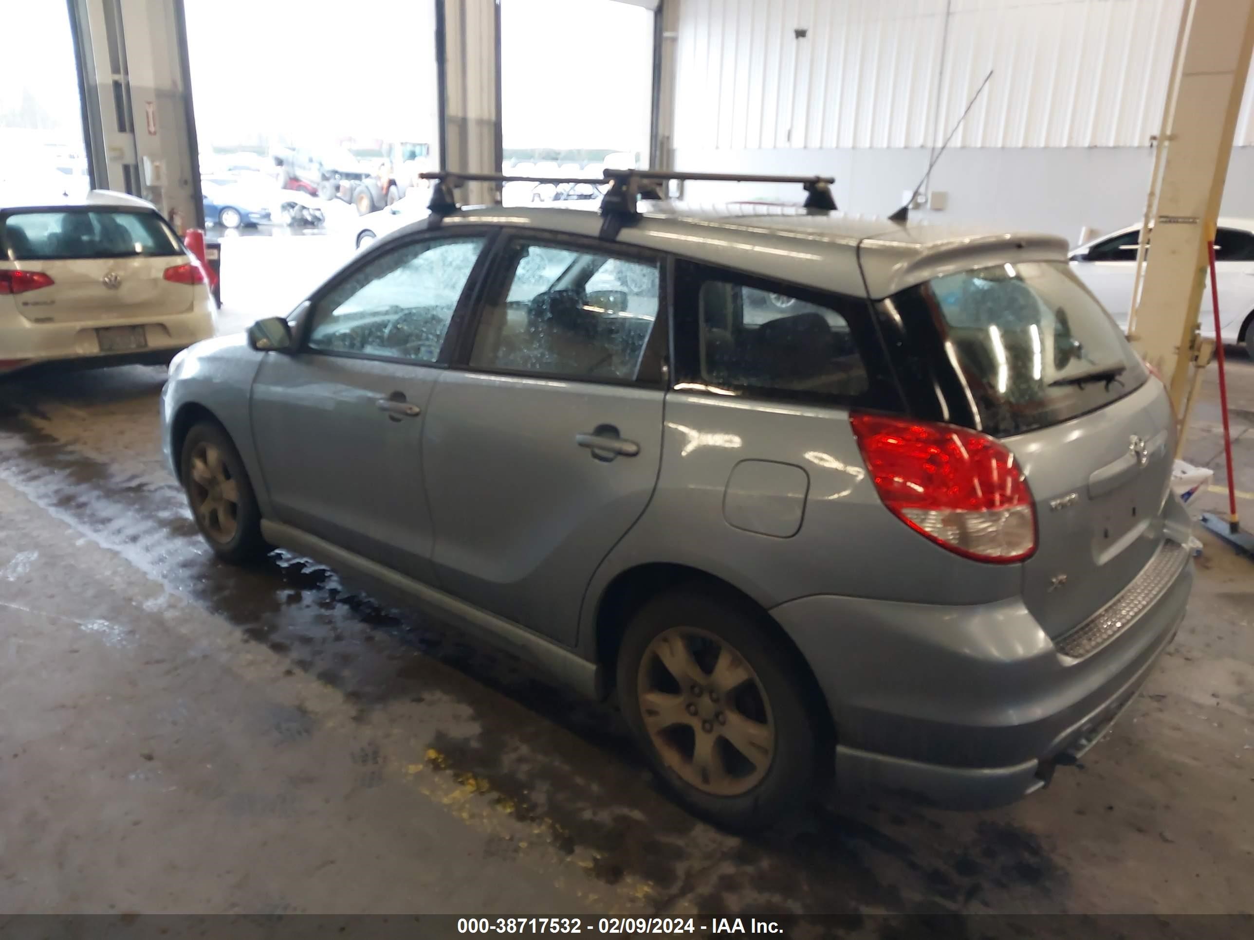 Photo 2 VIN: 2T1KR32E63C099832 - TOYOTA MATRIX 