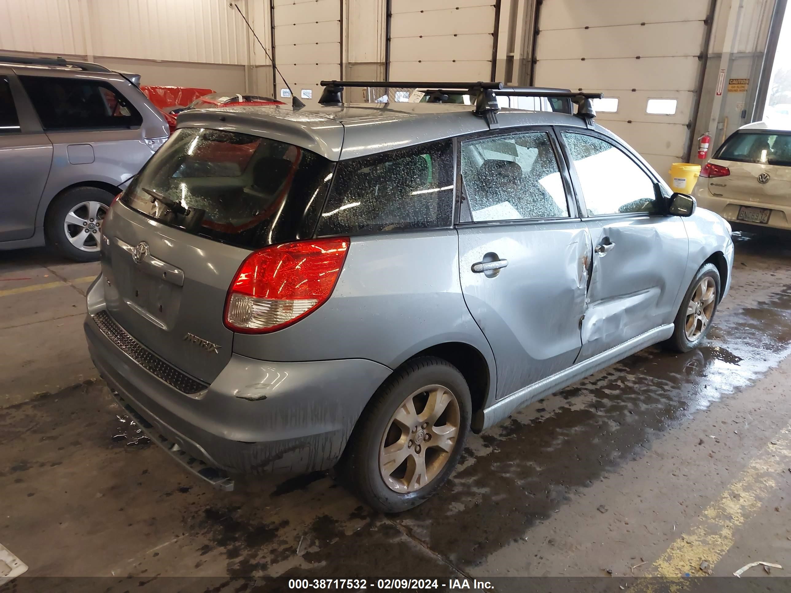 Photo 3 VIN: 2T1KR32E63C099832 - TOYOTA MATRIX 