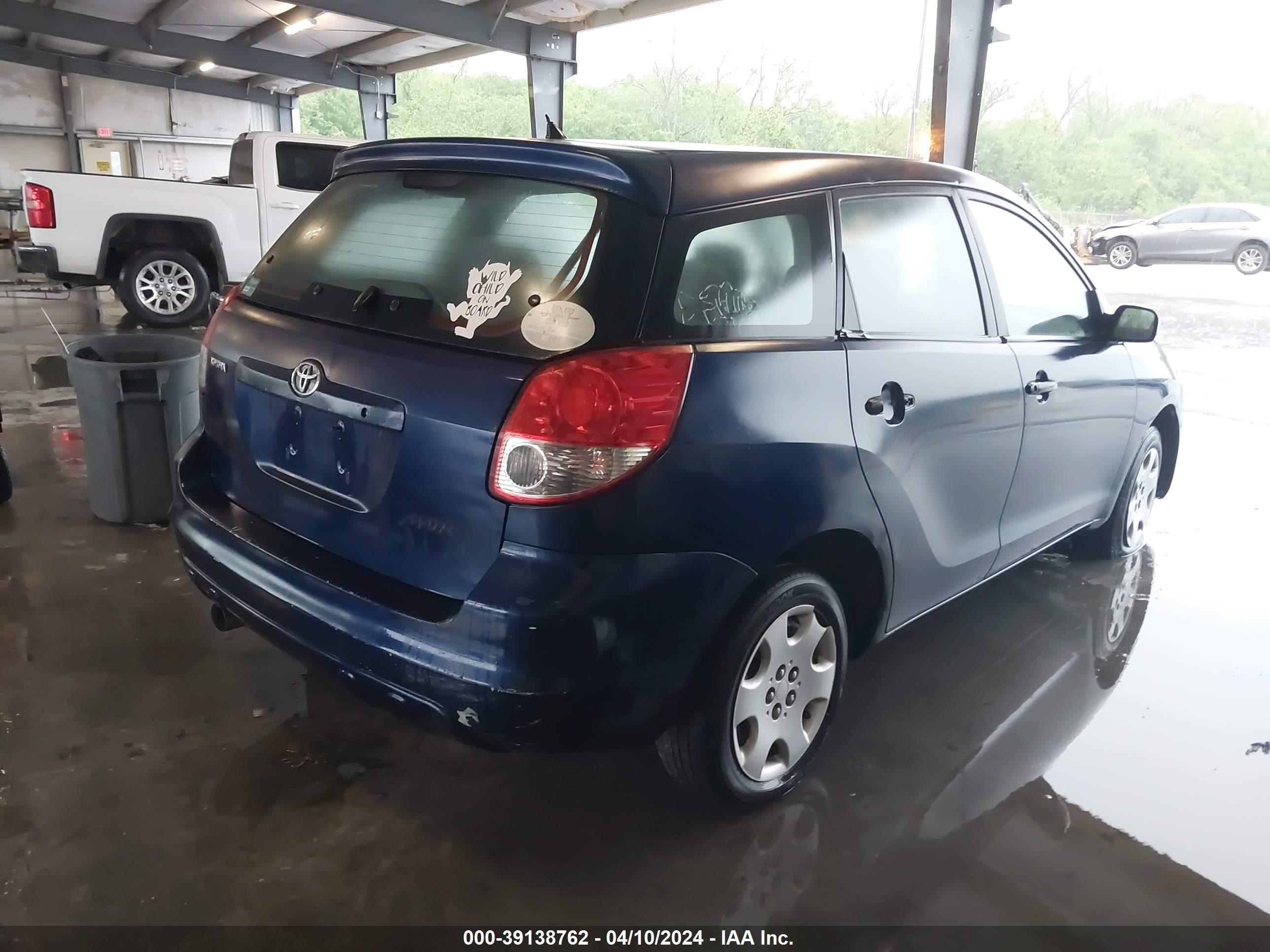 Photo 3 VIN: 2T1KR32E64C211840 - TOYOTA MATRIX 