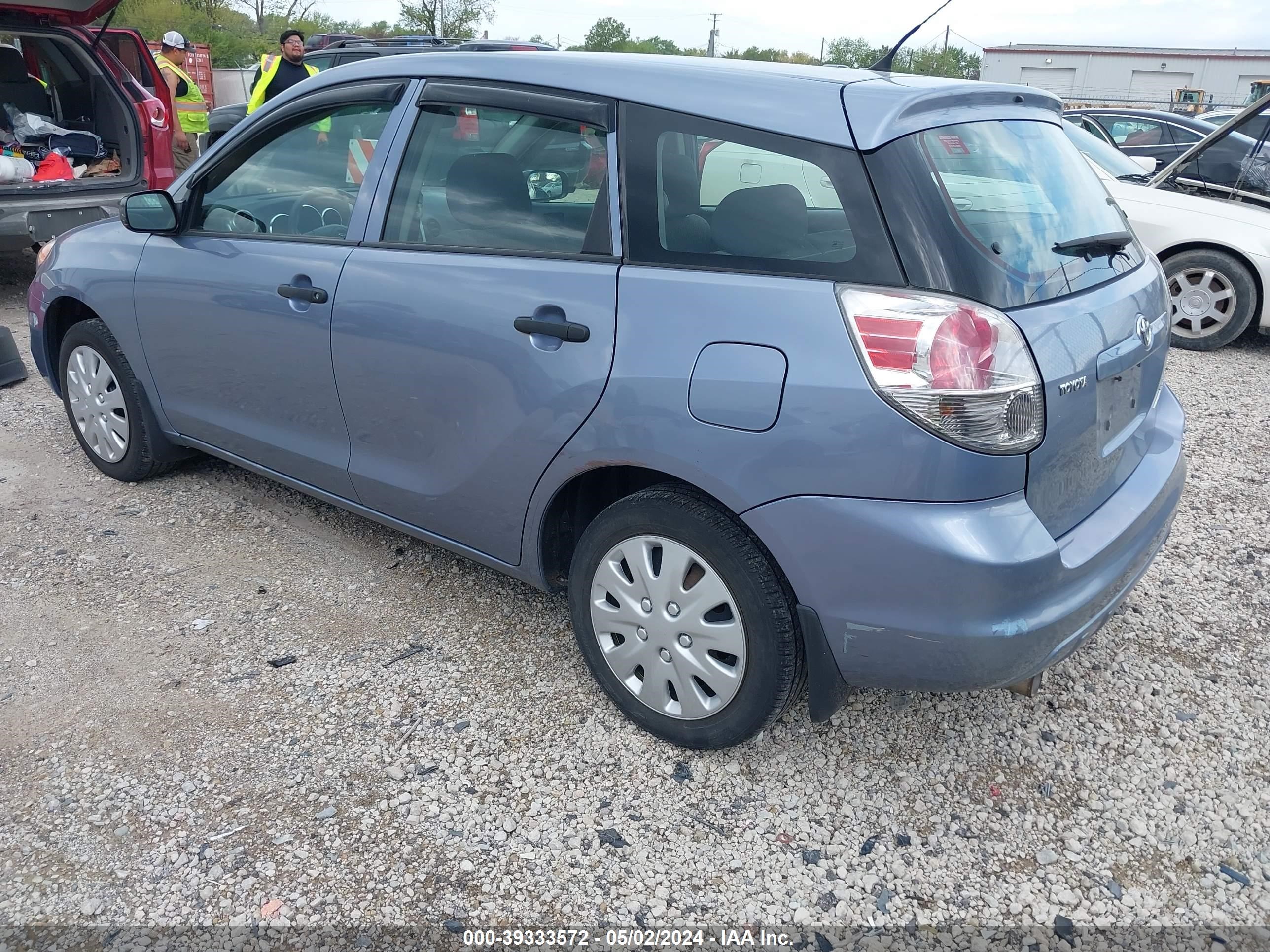 Photo 2 VIN: 2T1KR32E65C390284 - TOYOTA MATRIX 