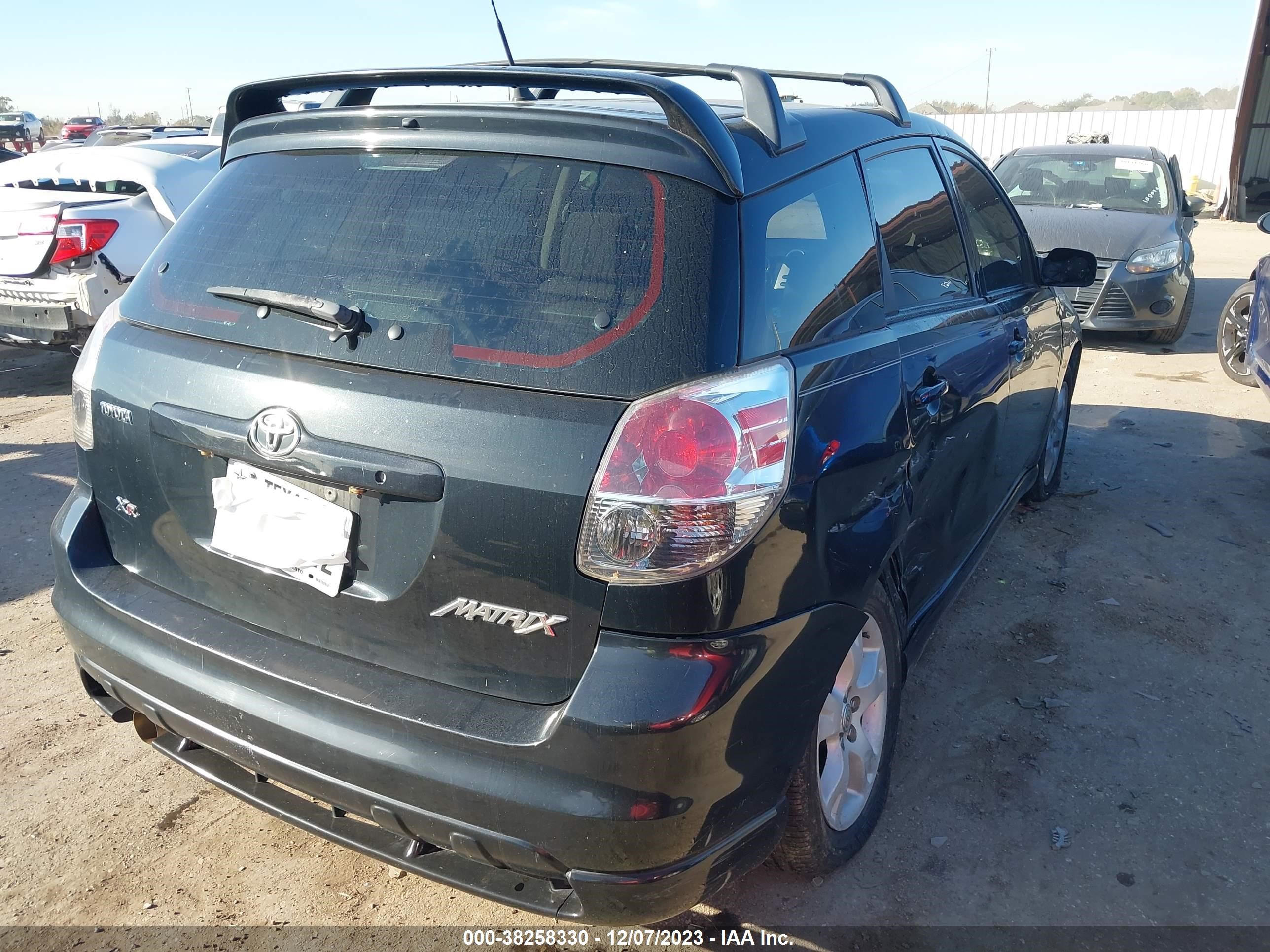 Photo 3 VIN: 2T1KR32E66C563173 - TOYOTA MATRIX 