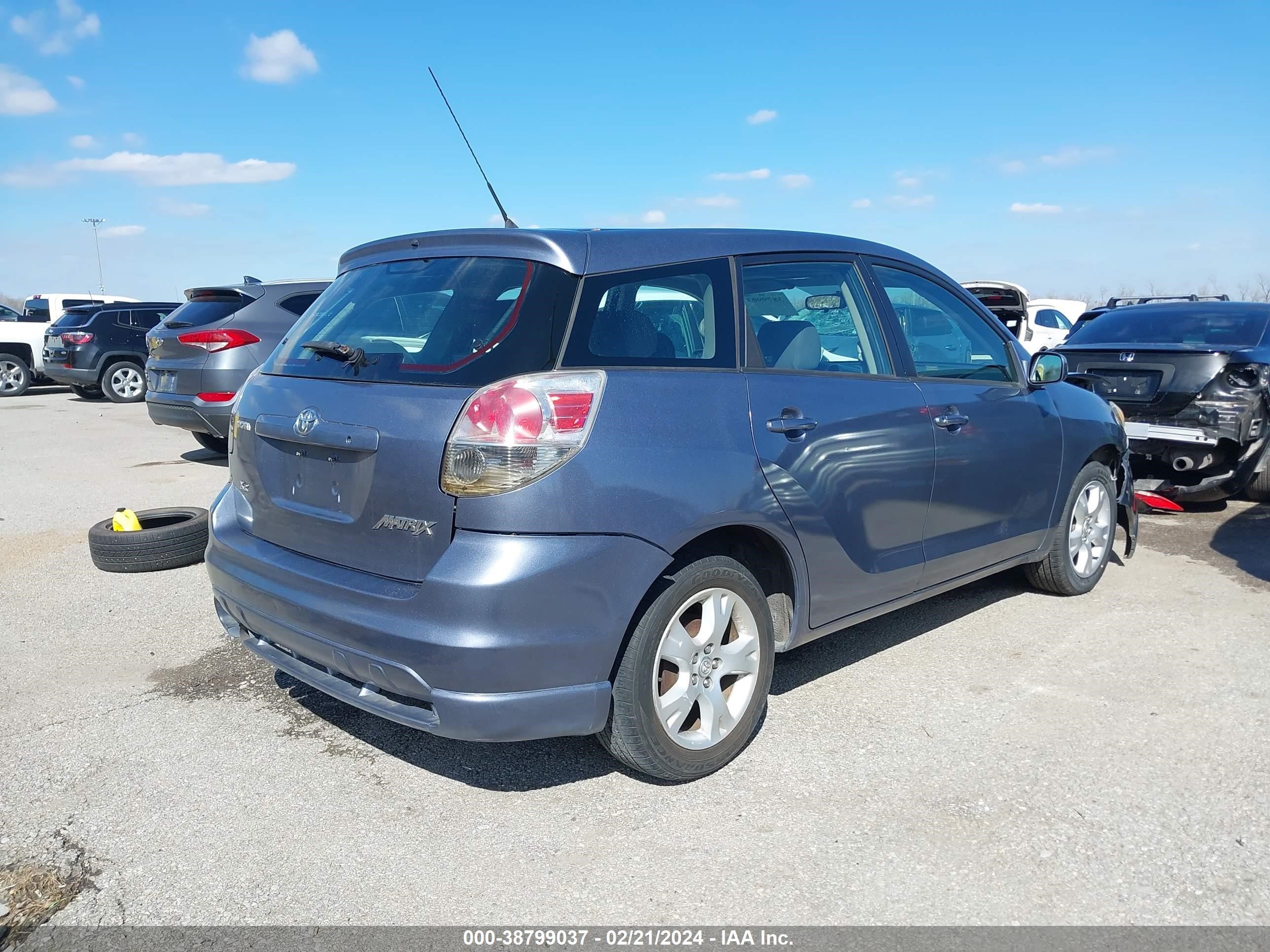 Photo 3 VIN: 2T1KR32E67C633479 - TOYOTA MATRIX 