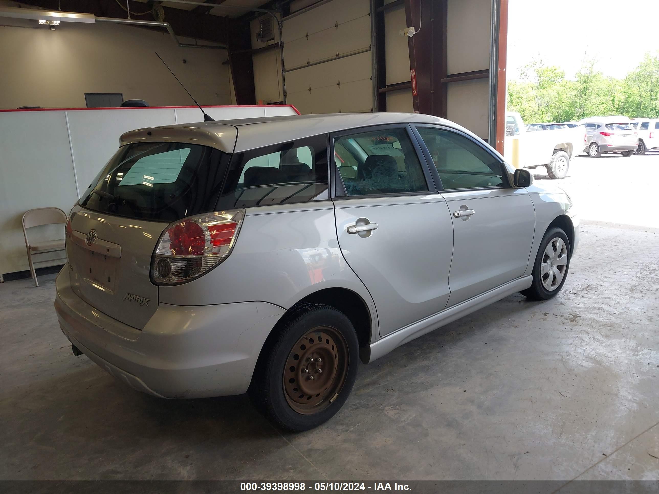 Photo 3 VIN: 2T1KR32E68C710059 - TOYOTA MATRIX 