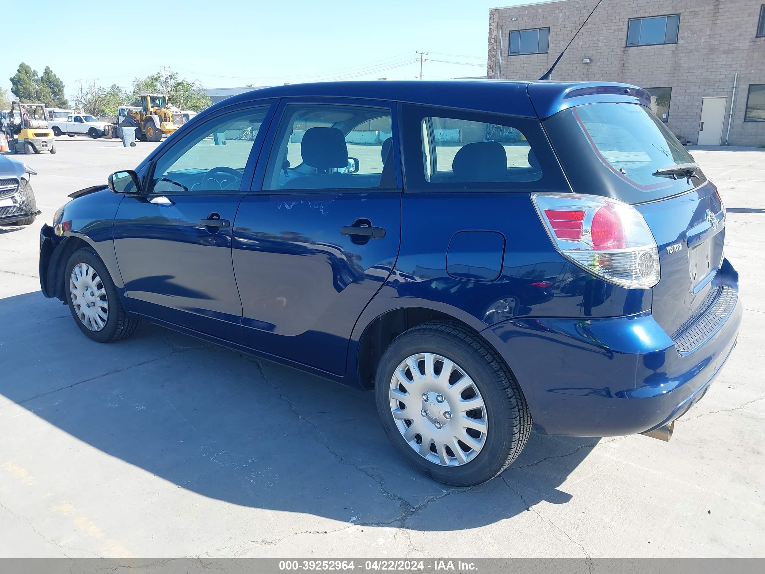 Photo 2 VIN: 2T1KR32E68C716802 - TOYOTA MATRIX 