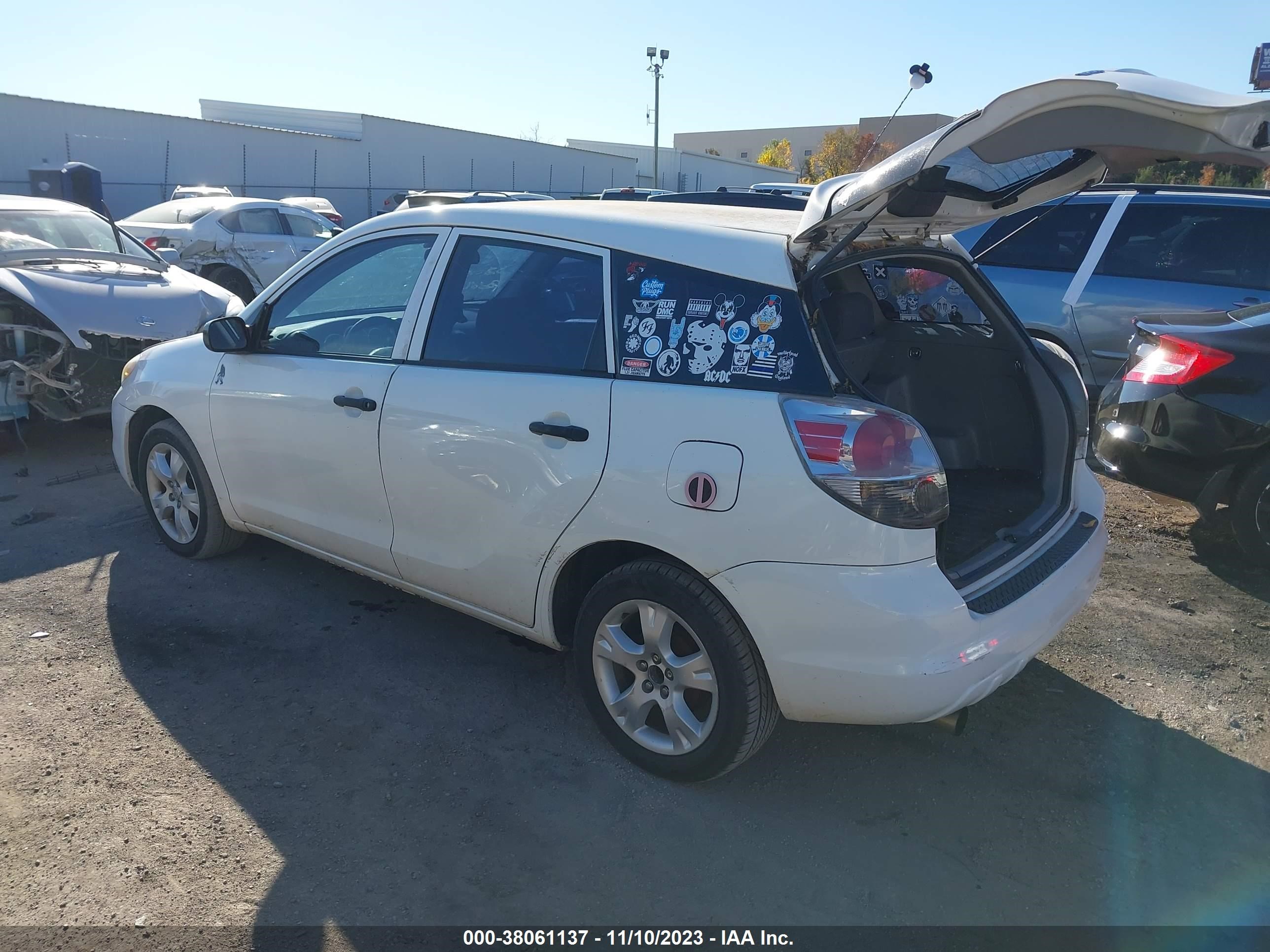 Photo 2 VIN: 2T1KR32E75C342695 - TOYOTA MATRIX 