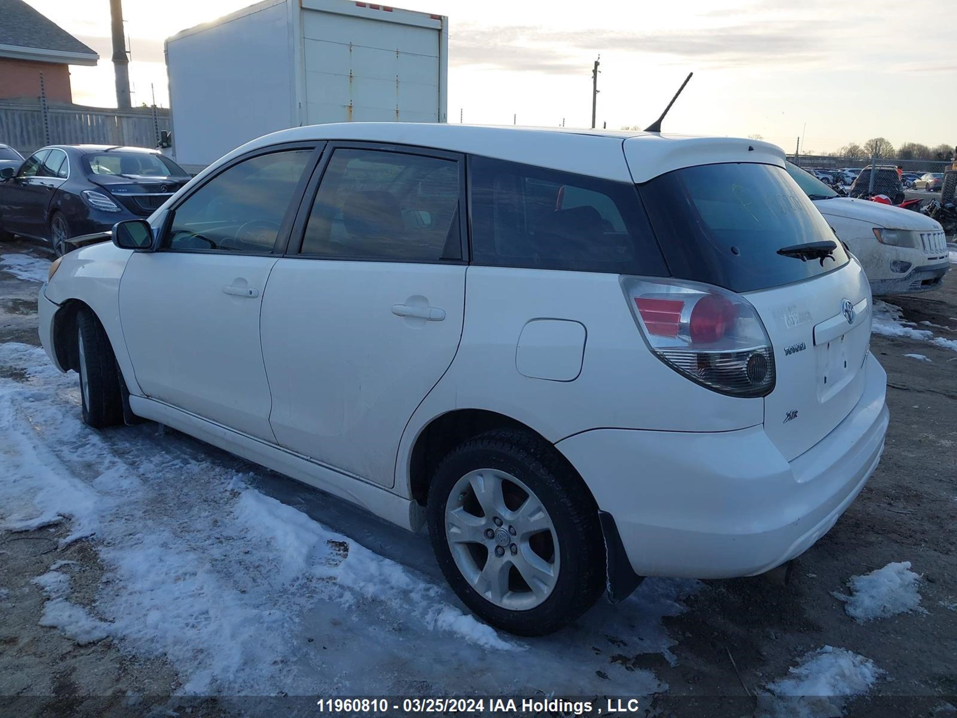 Photo 2 VIN: 2T1KR32E76C555356 - TOYOTA MATRIX 