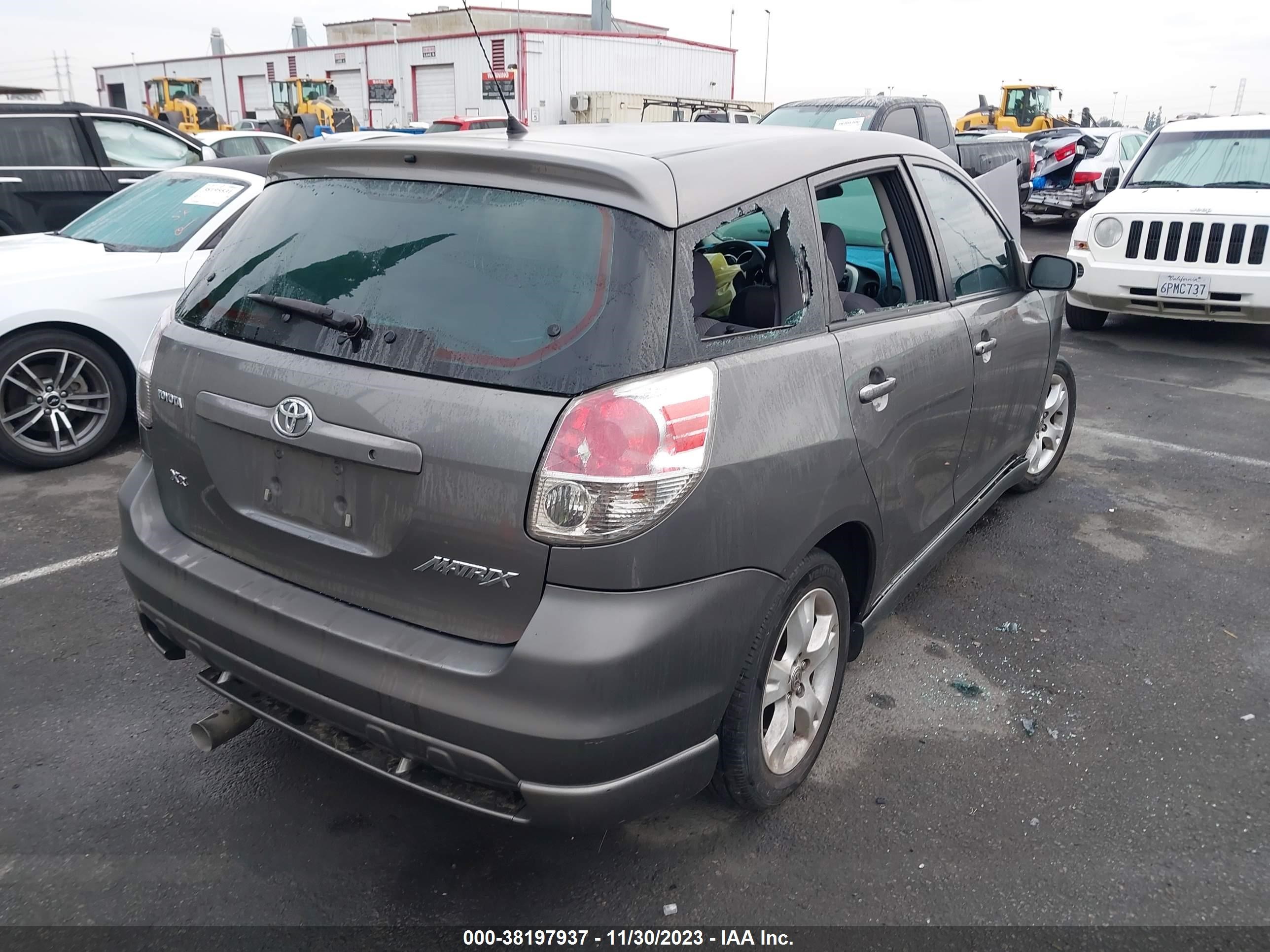 Photo 3 VIN: 2T1KR32E76C584761 - TOYOTA MATRIX 