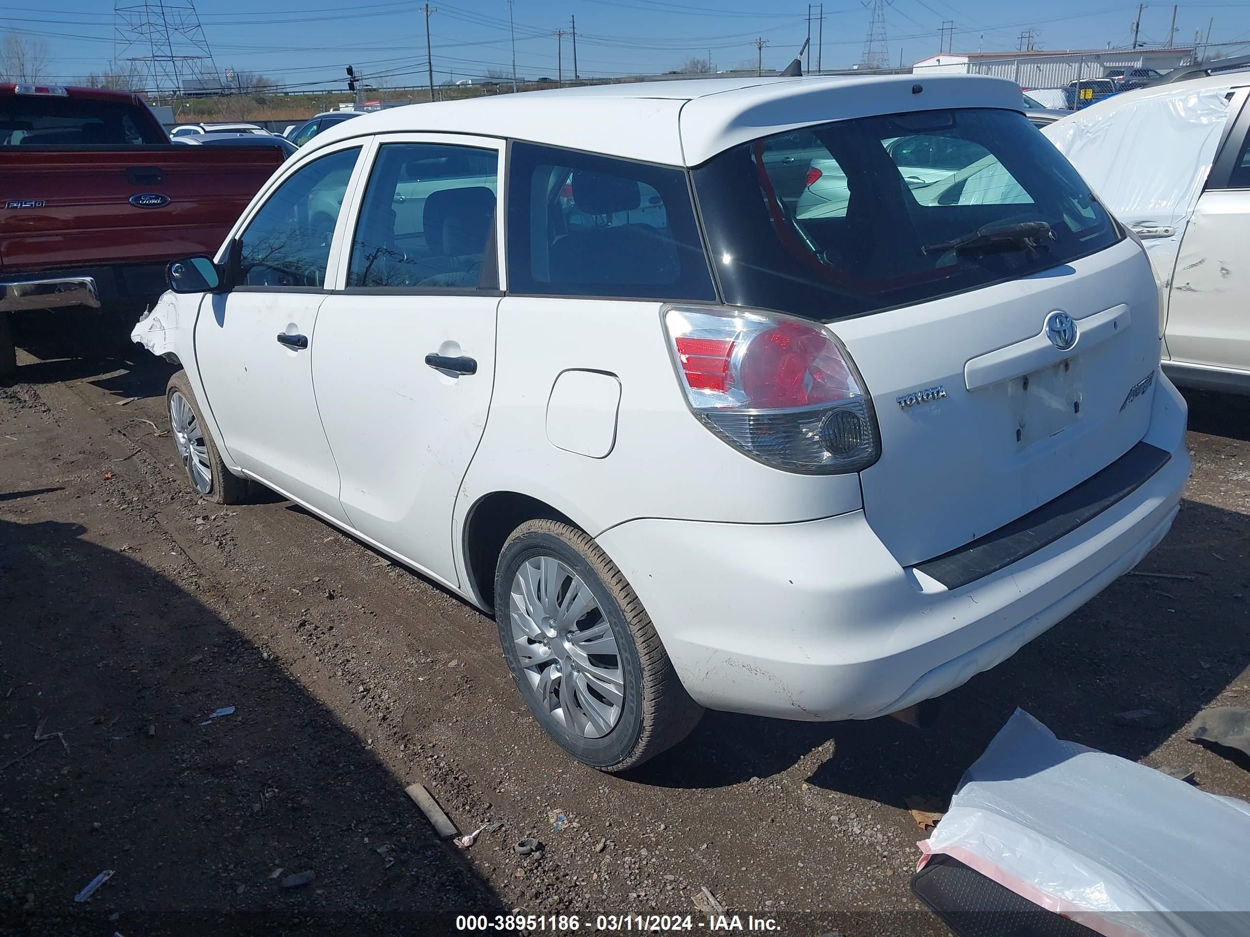 Photo 2 VIN: 2T1KR32E77C671867 - TOYOTA MATRIX 