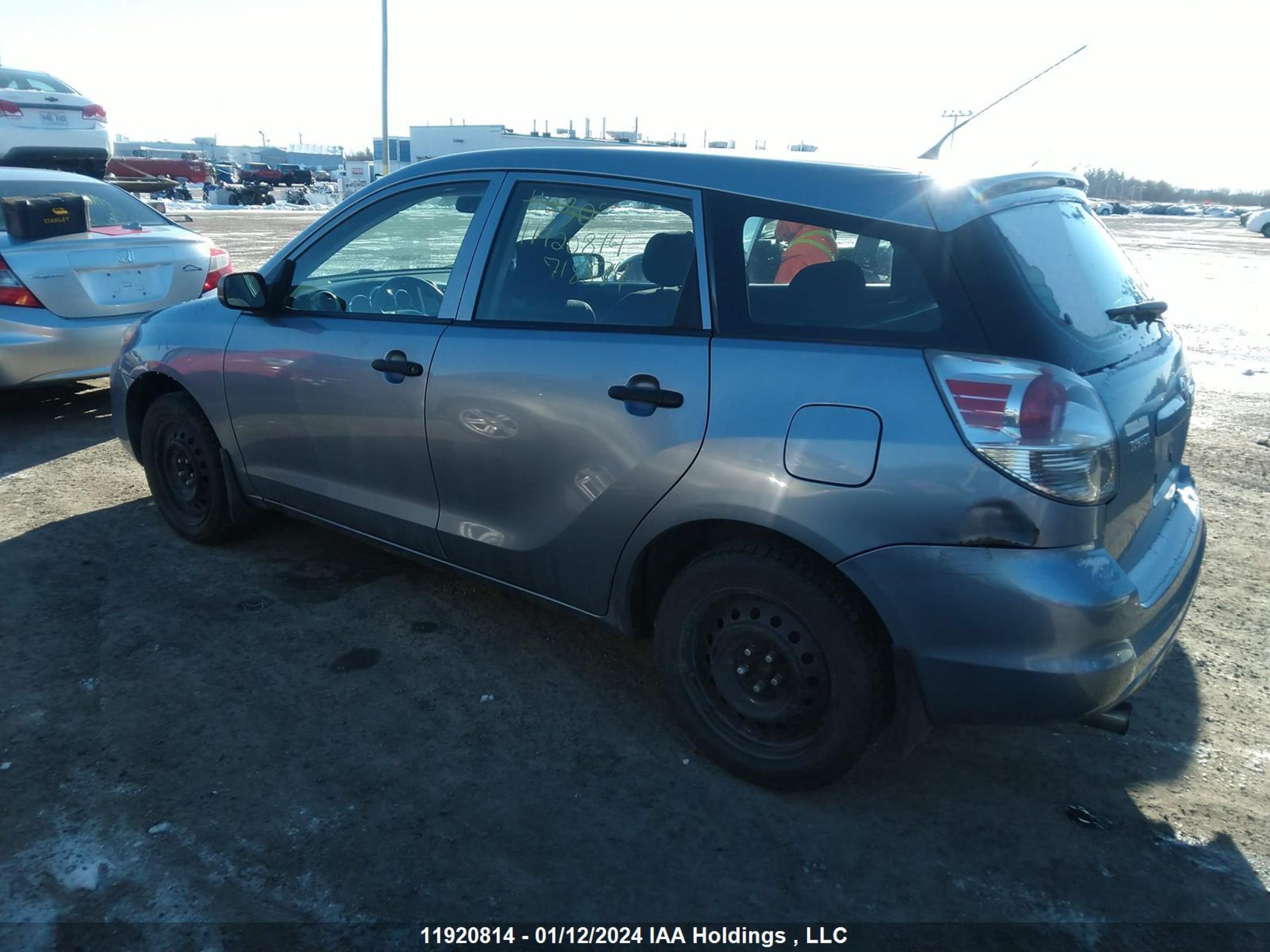 Photo 2 VIN: 2T1KR32E78C718834 - TOYOTA MATRIX 