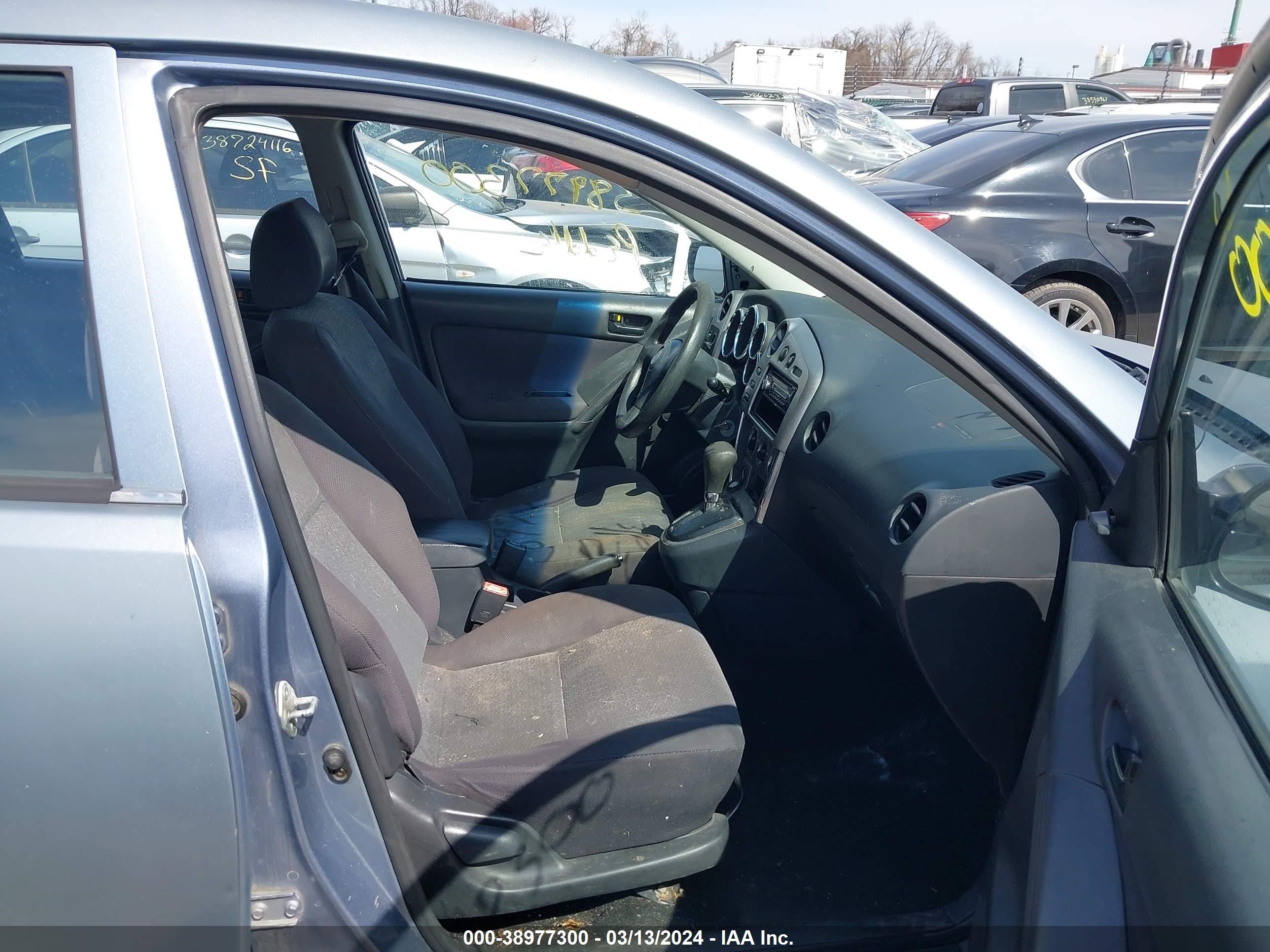 Photo 4 VIN: 2T1KR32E83C064192 - TOYOTA MATRIX 