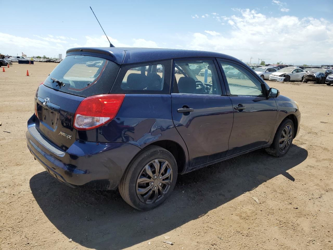 Photo 2 VIN: 2T1KR32E83C098861 - TOYOTA MATRIX 