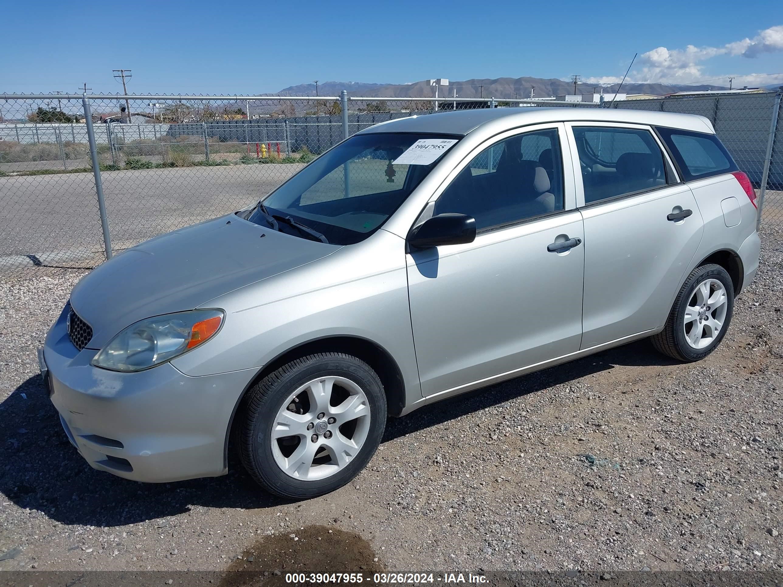 Photo 1 VIN: 2T1KR32E83C111205 - TOYOTA MATRIX 