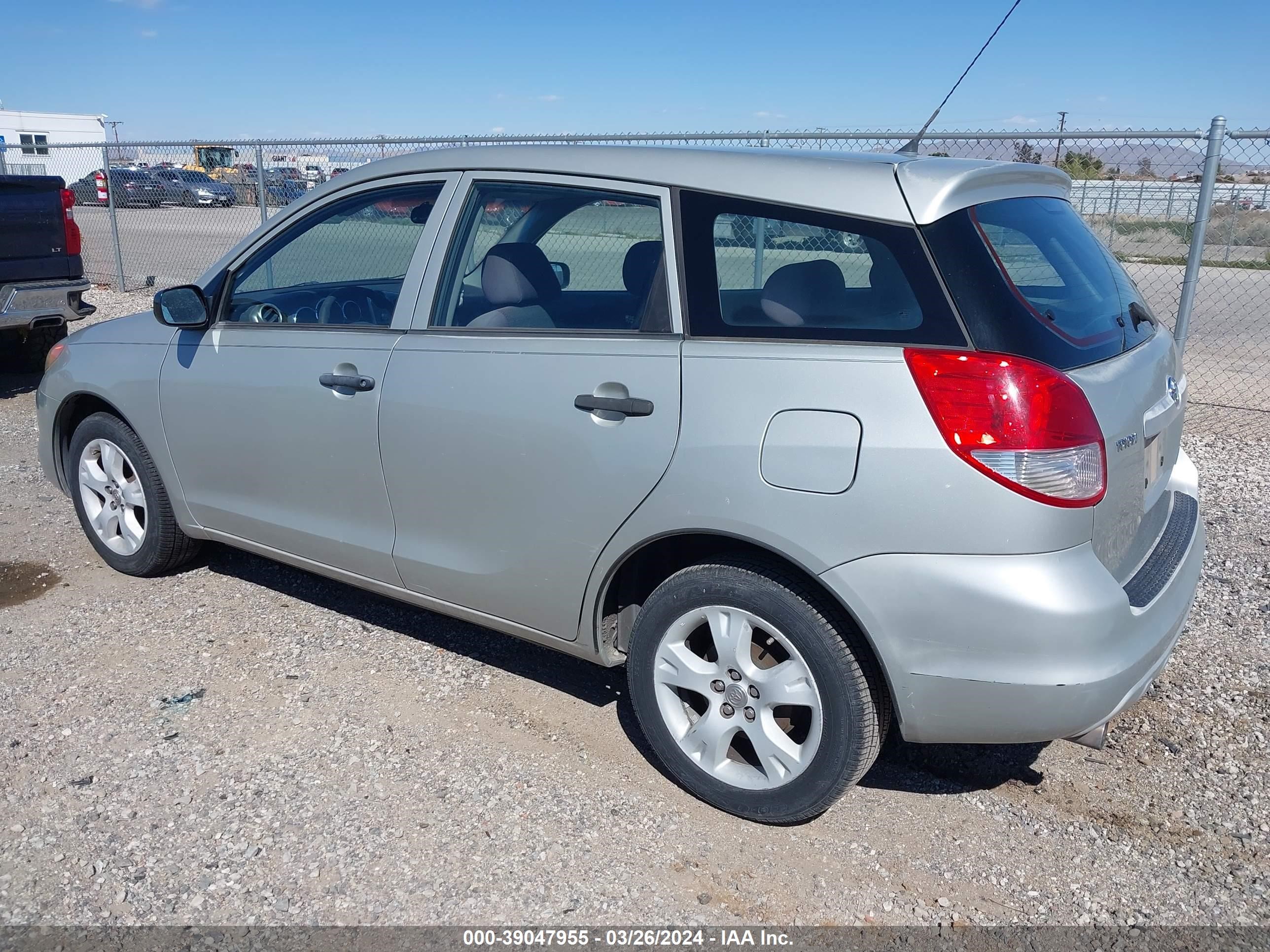 Photo 2 VIN: 2T1KR32E83C111205 - TOYOTA MATRIX 