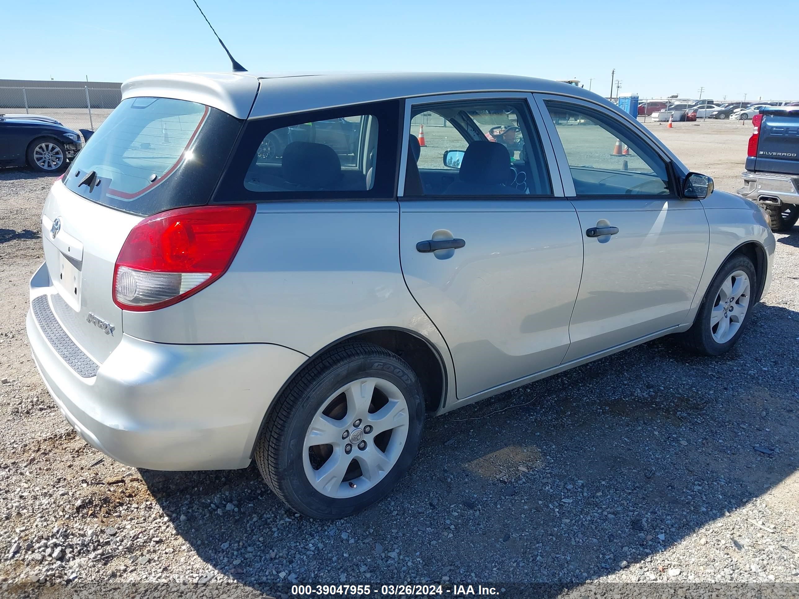 Photo 3 VIN: 2T1KR32E83C111205 - TOYOTA MATRIX 