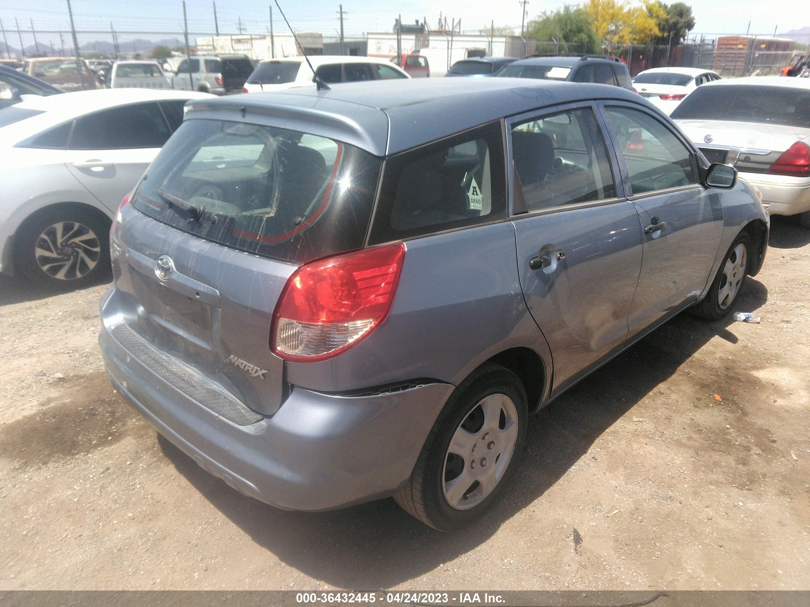 Photo 3 VIN: 2T1KR32E83C117716 - TOYOTA MATRIX 