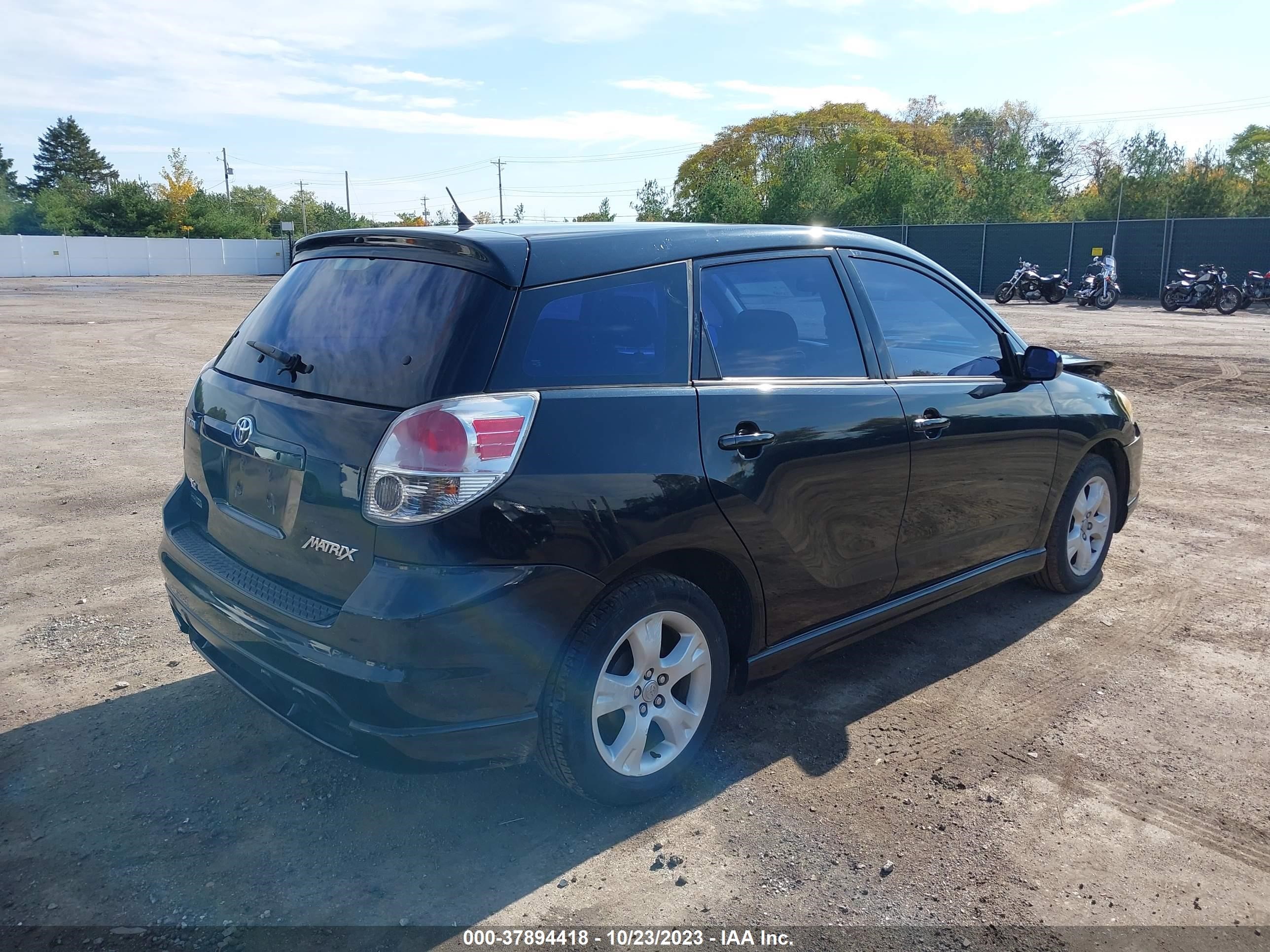 Photo 3 VIN: 2T1KR32E85C319829 - TOYOTA MATRIX 