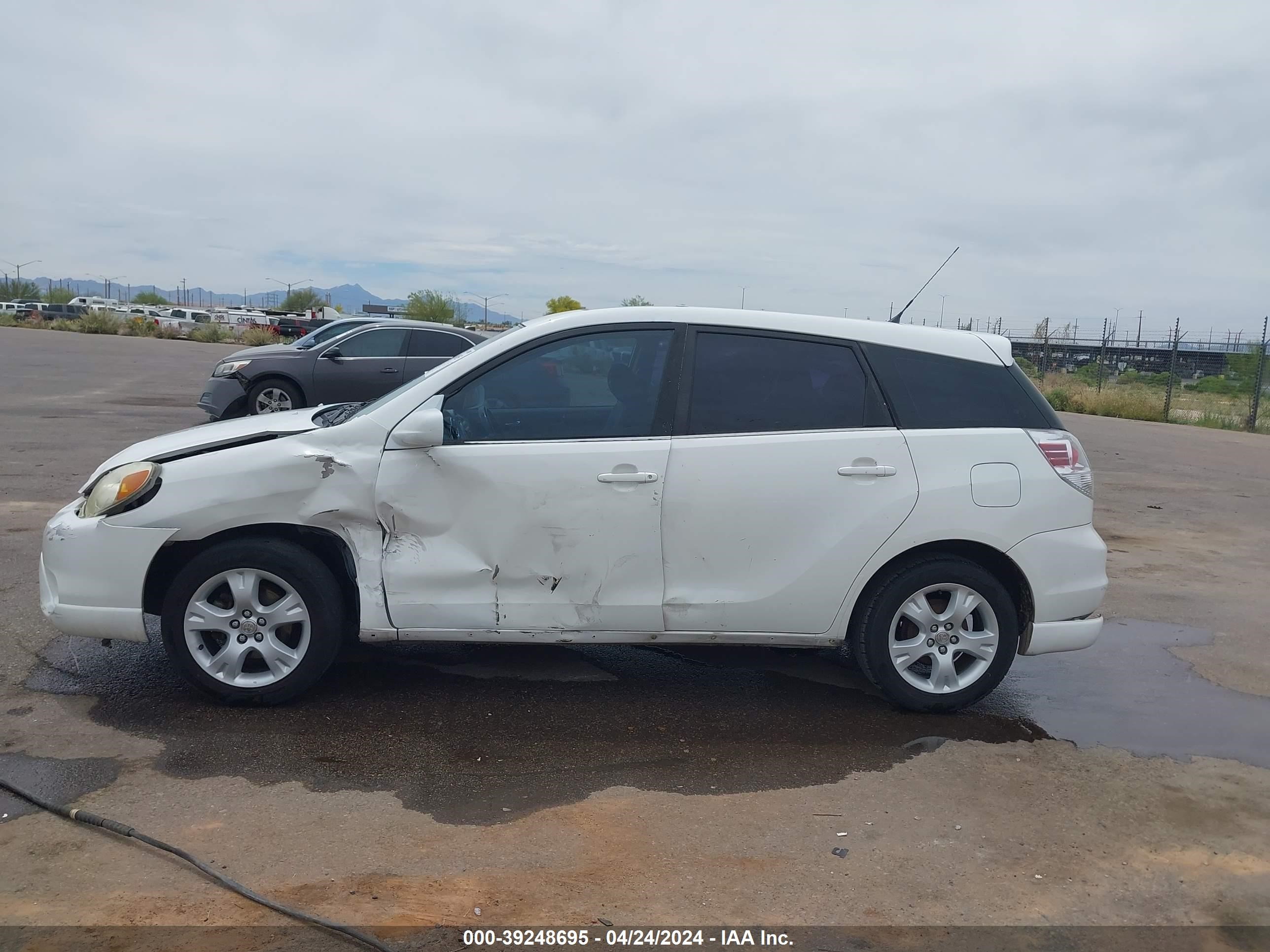 Photo 13 VIN: 2T1KR32E85C338879 - TOYOTA MATRIX 