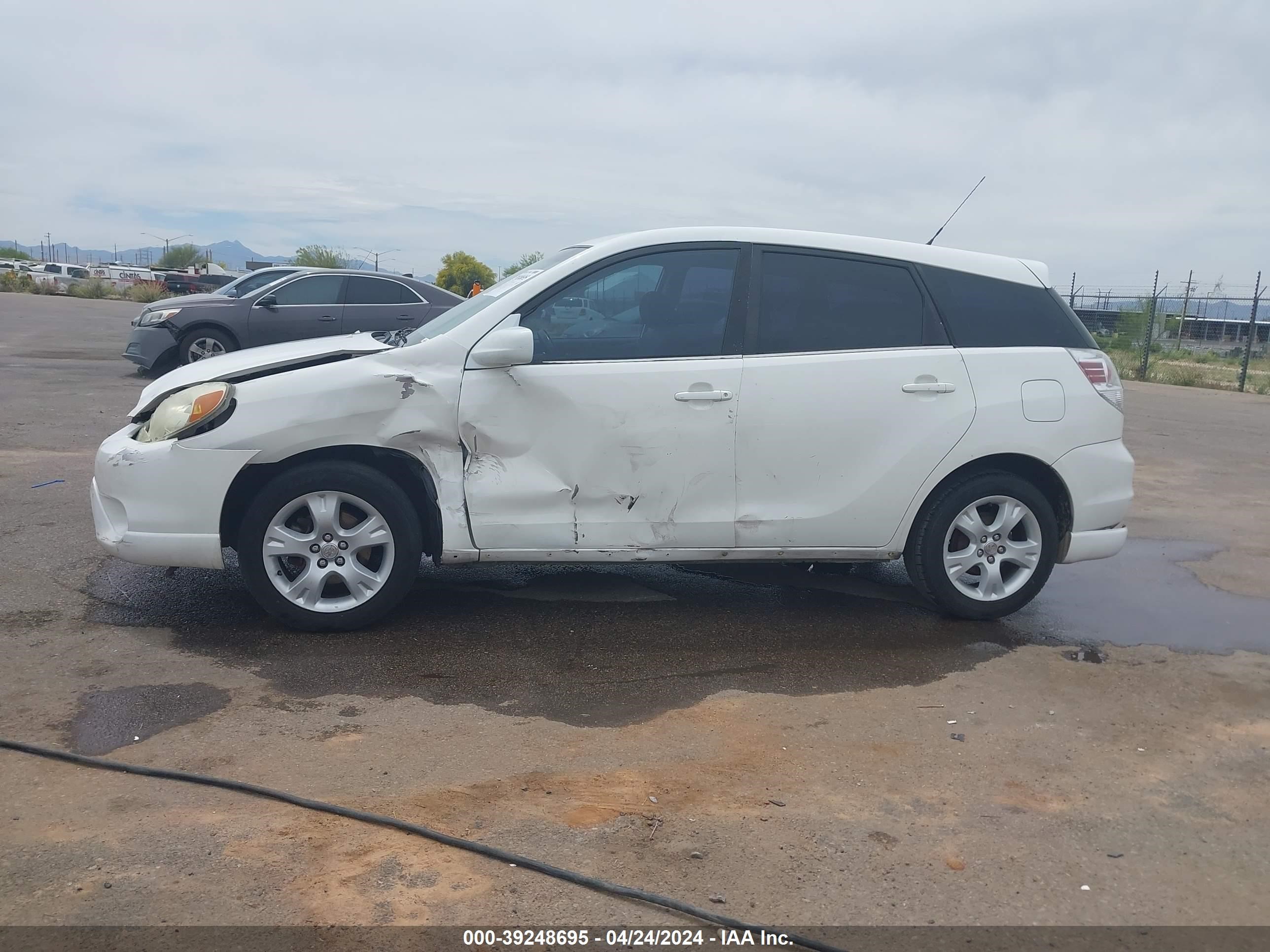 Photo 5 VIN: 2T1KR32E85C338879 - TOYOTA MATRIX 