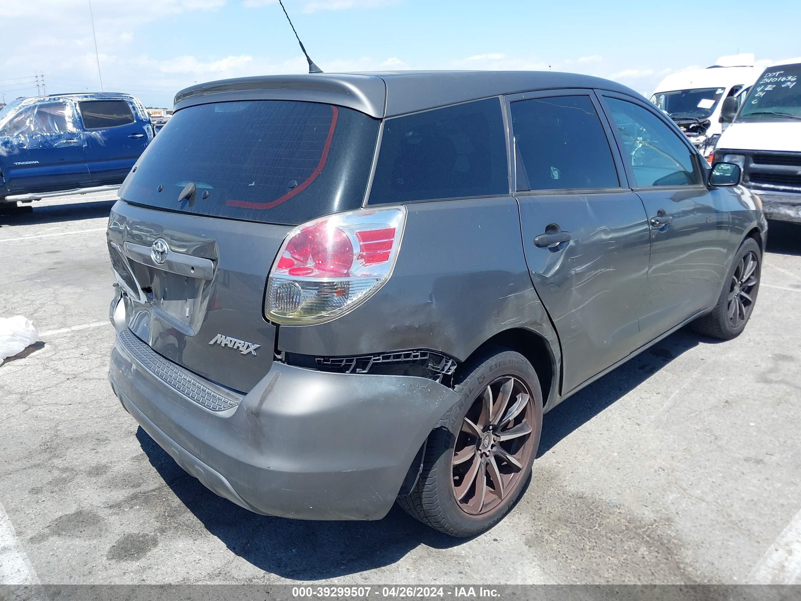 Photo 3 VIN: 2T1KR32E85C436746 - TOYOTA MATRIX 