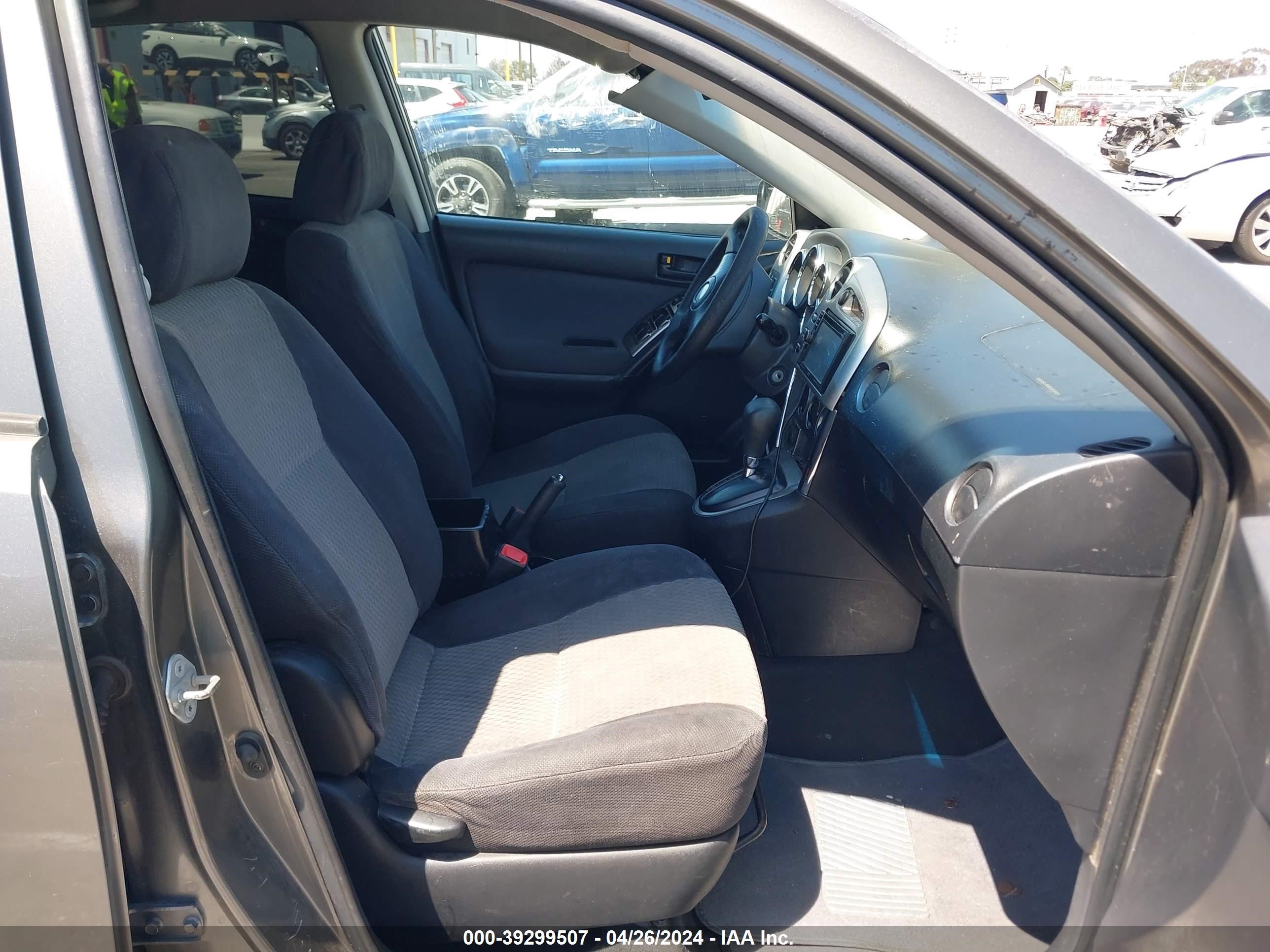 Photo 4 VIN: 2T1KR32E85C436746 - TOYOTA MATRIX 