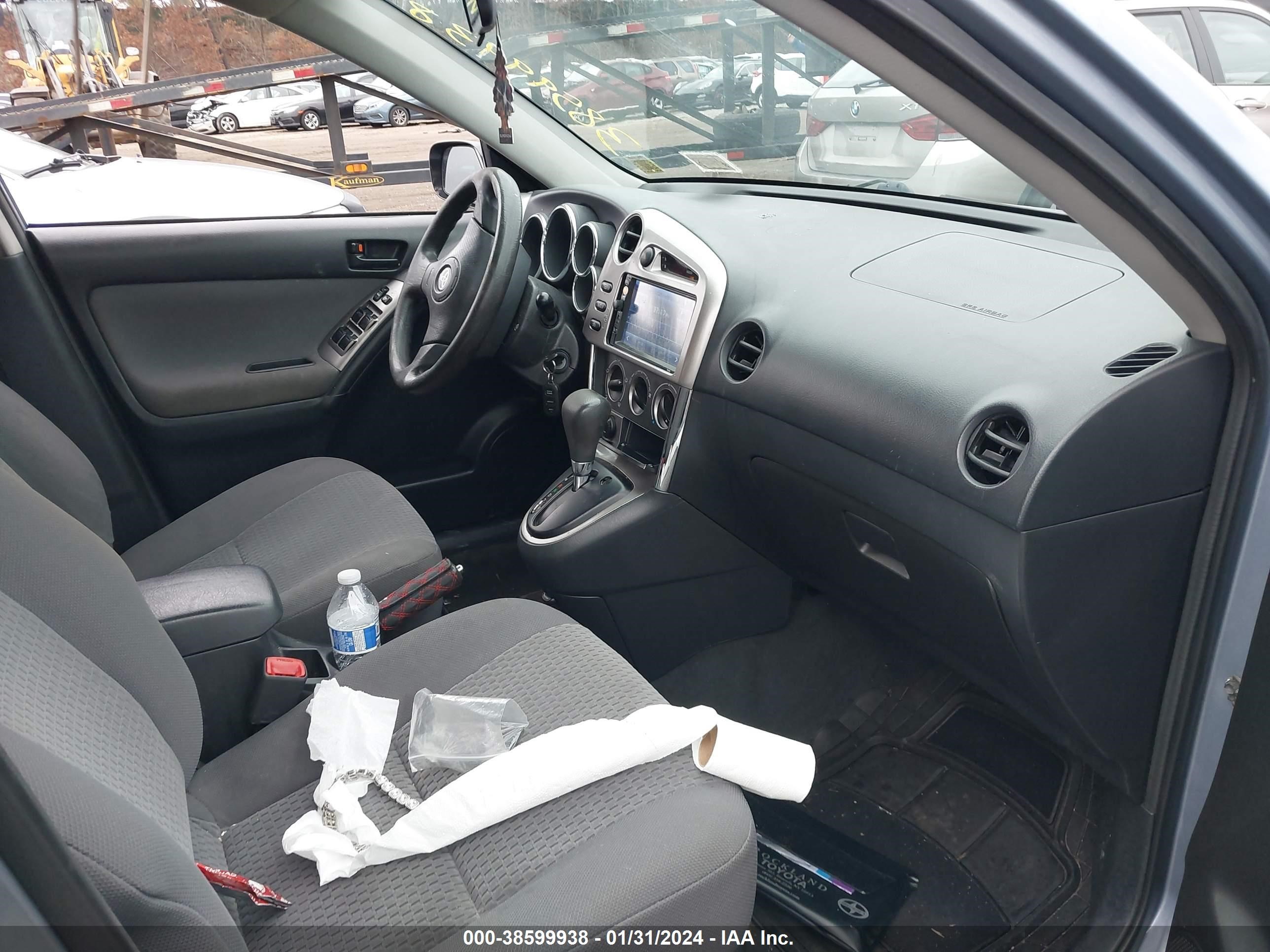 Photo 4 VIN: 2T1KR32E87C643155 - TOYOTA MATRIX 