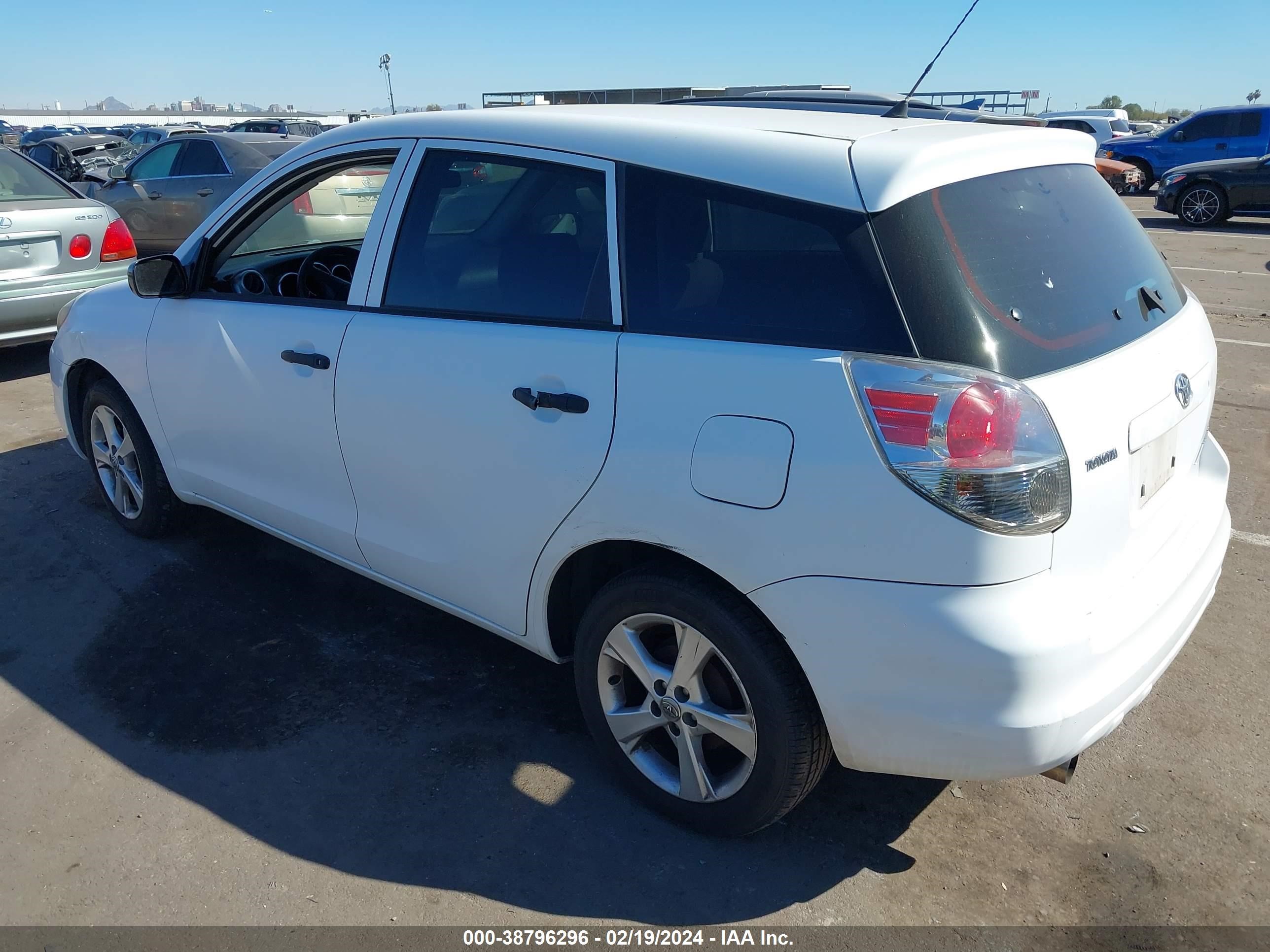 Photo 2 VIN: 2T1KR32E87C681761 - TOYOTA MATRIX 