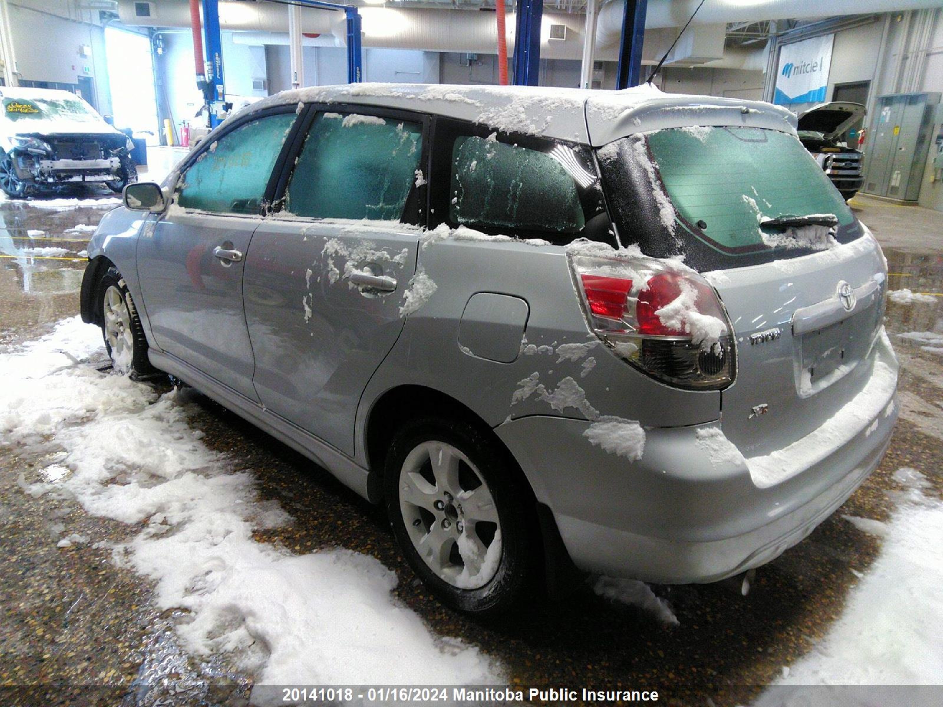 Photo 2 VIN: 2T1KR32E88C699498 - TOYOTA MATRIX 