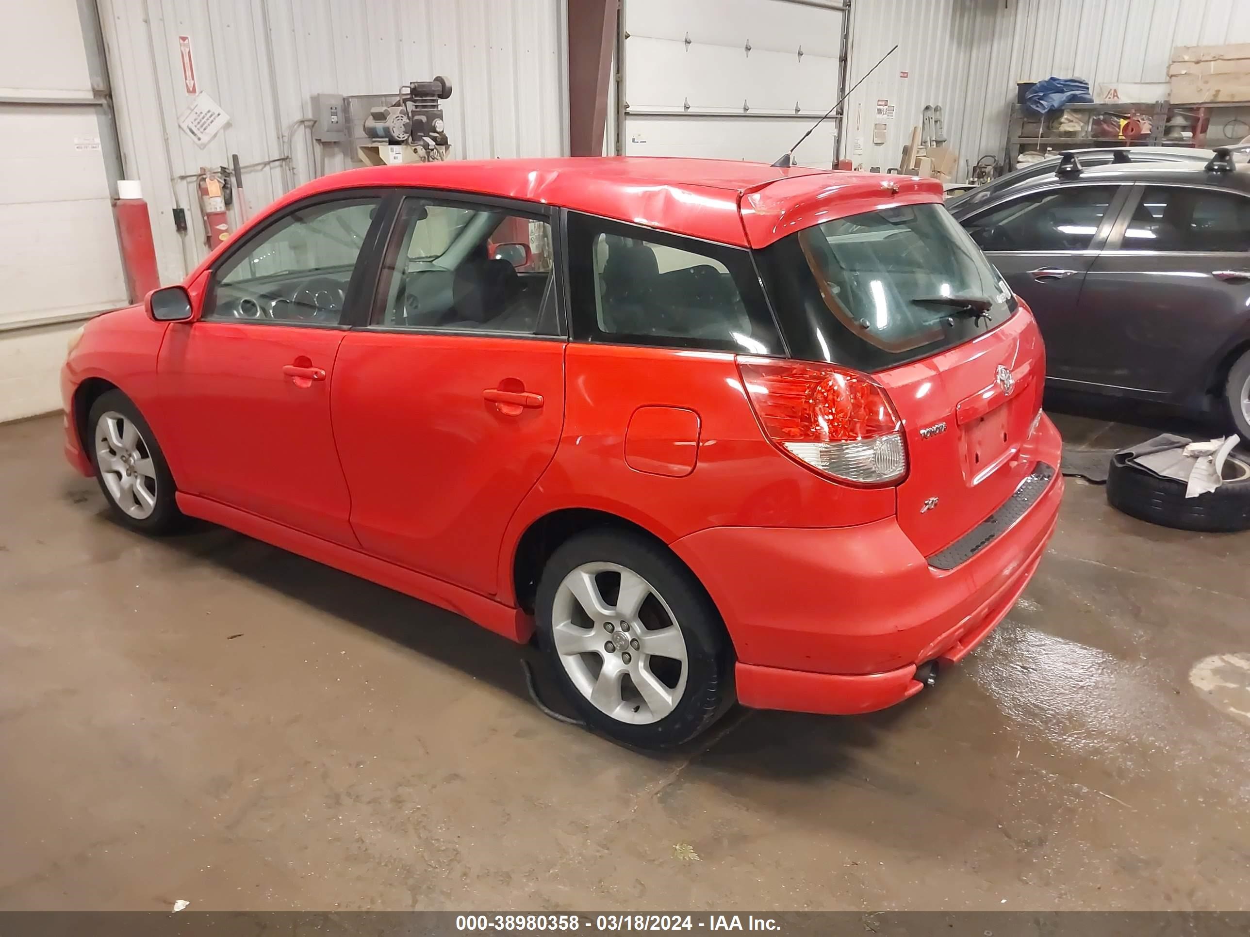 Photo 2 VIN: 2T1KR32E93C055677 - TOYOTA MATRIX 