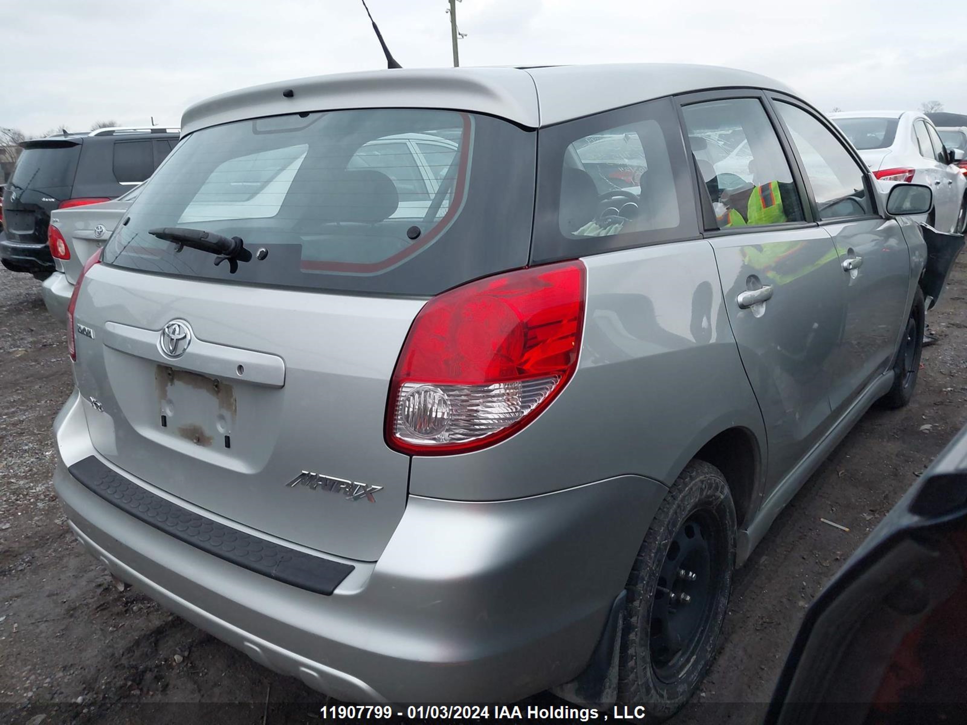 Photo 3 VIN: 2T1KR32E93C745350 - TOYOTA MATRIX 